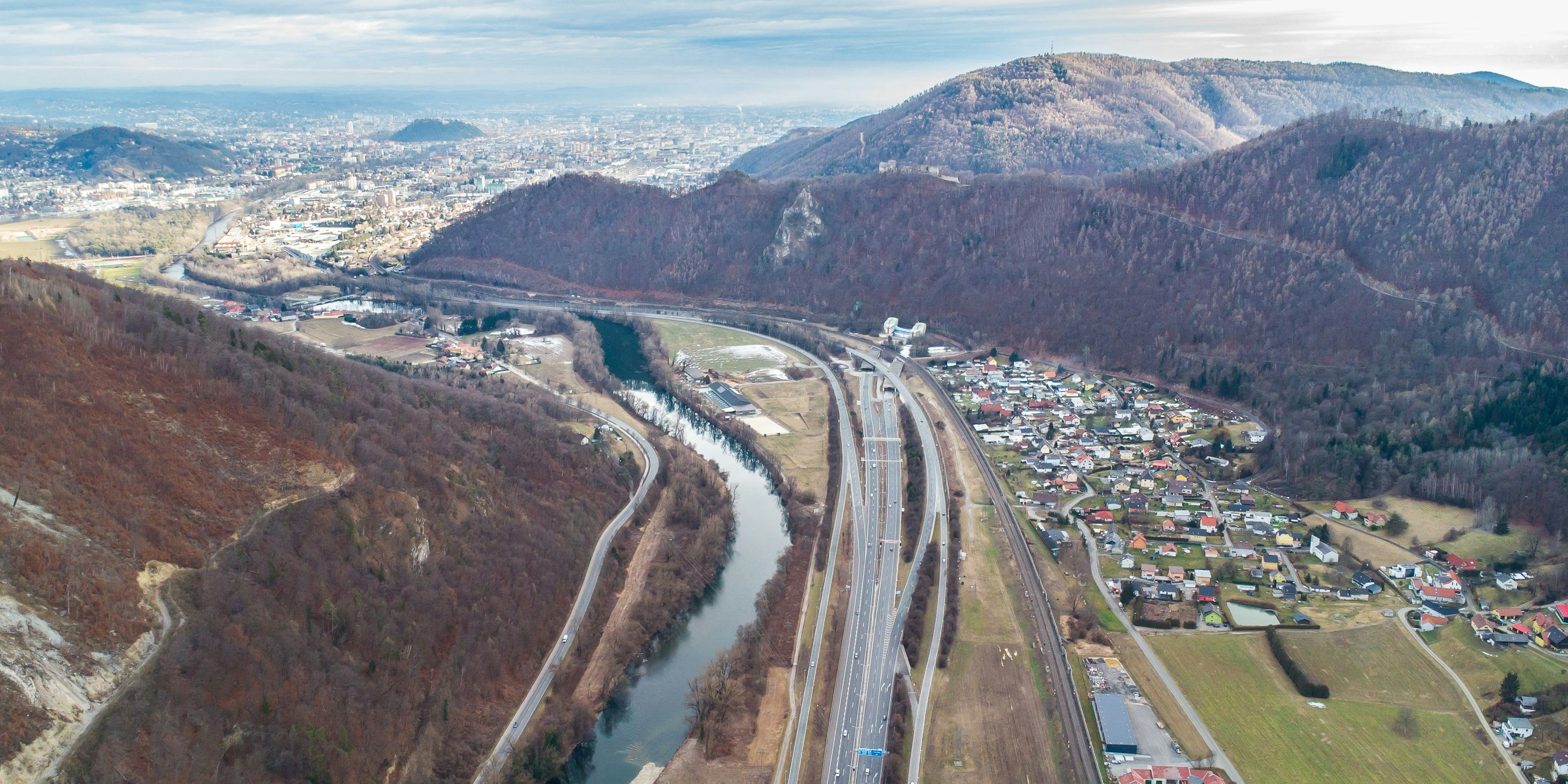 Auf der A9 kam es zu einem schweren Verkehrsunfall.