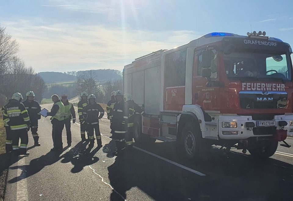 Die Freiwillige Feuerwehr Grafendorf war zusammen mit den Kollegen der FF Lafnitz vor Ort. 