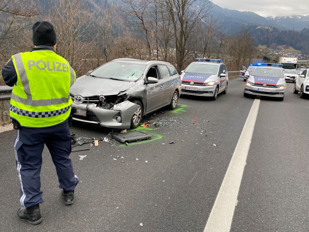 Die Verfolgungsjagd endete mit einem Unfall auf der Inntalautobahn.