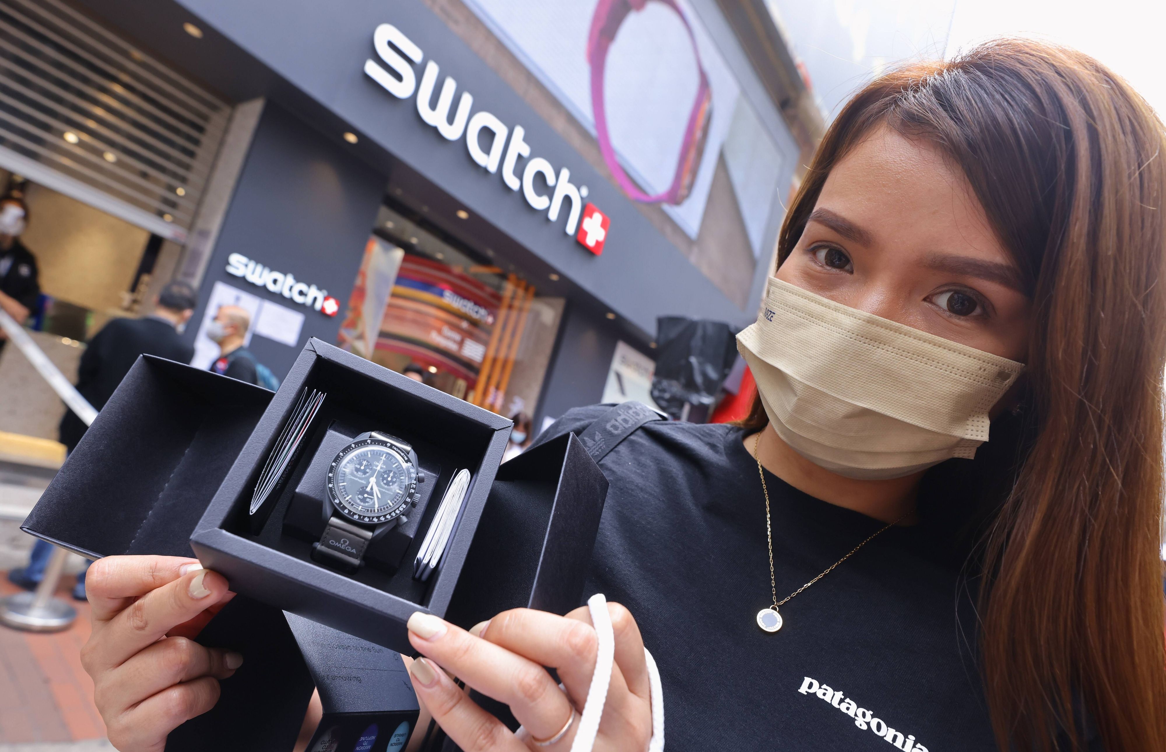 Die Kollaboration von Omega und Swatch sorgt auch Monate später für einen Hype.