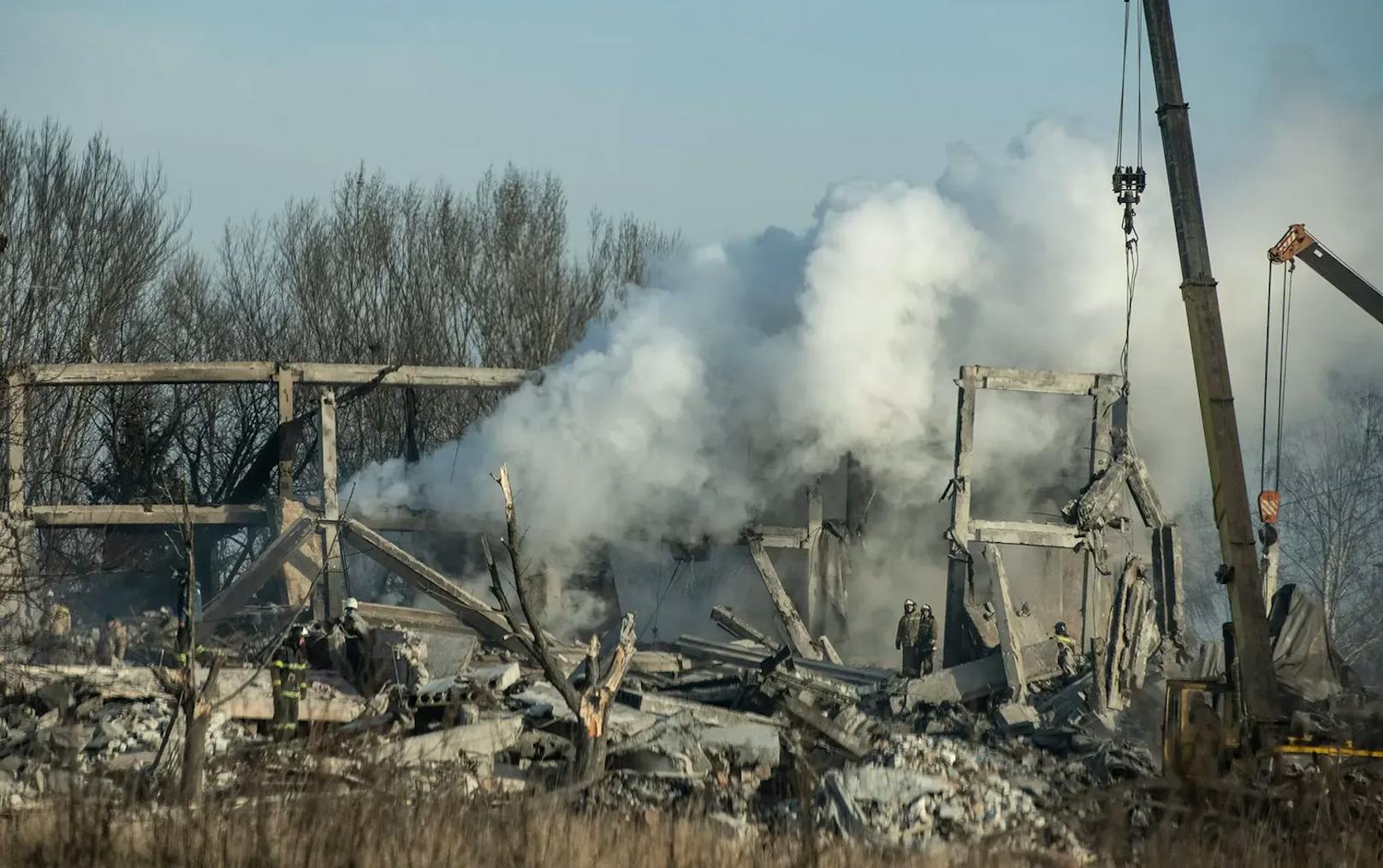 Die Trümmer der russischen Militärunterkunft in Makijiwka.