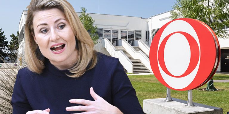 Medienministerin Susanne Raab setzt beim ORF den Sparstift an.