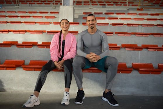 Die dänische Top-Fußballerin Nadia Nadim und Zlatan Ibrahimović legen für H&M's Move Kamapgne ein geballtes Match hin. 