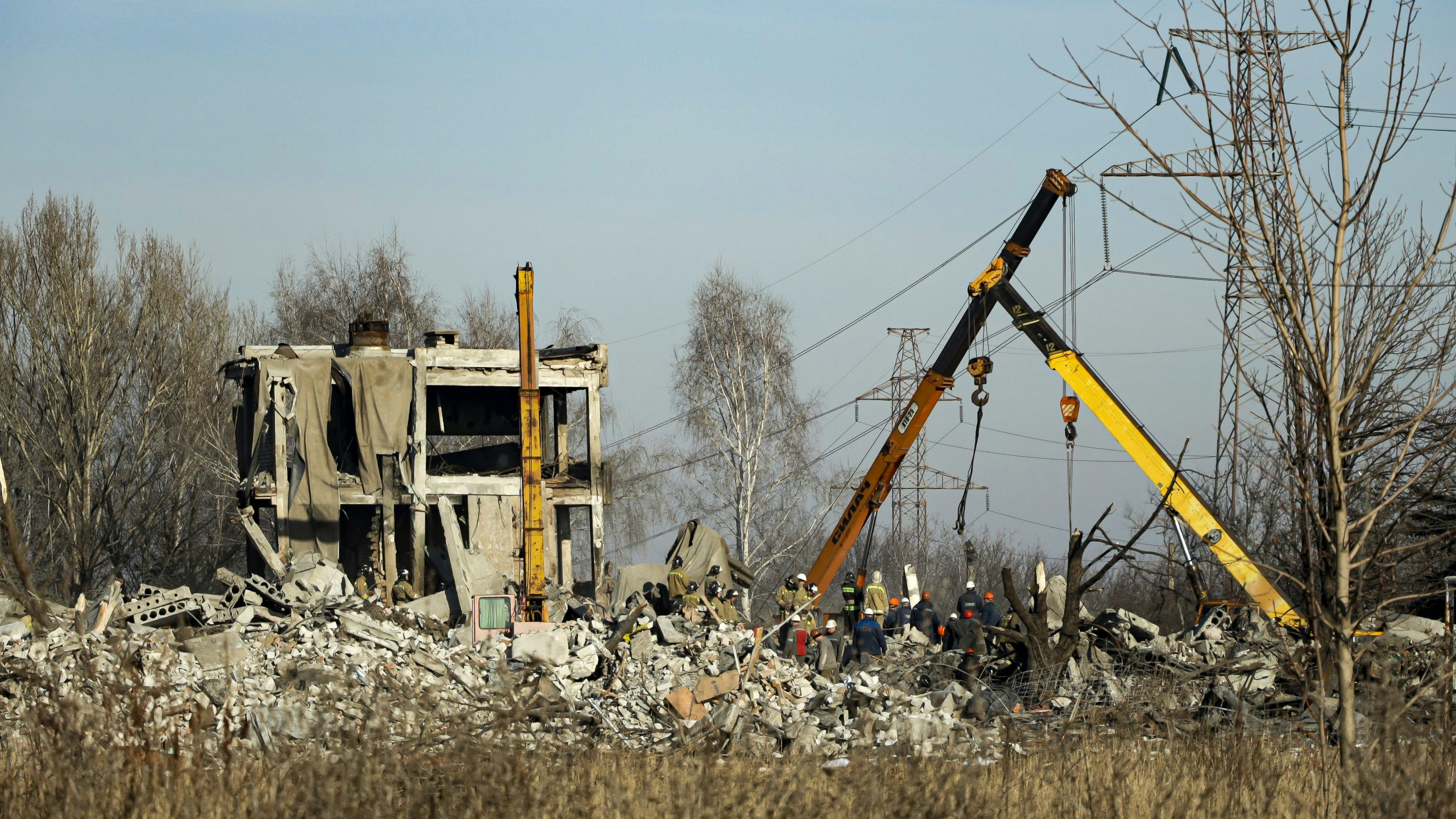 Beim ukrainischen Raketenangriff auf das russisch-besetzte Gebiet von Makijiwka (Ostukraine) wurden 89 russische Soldaten getötet.