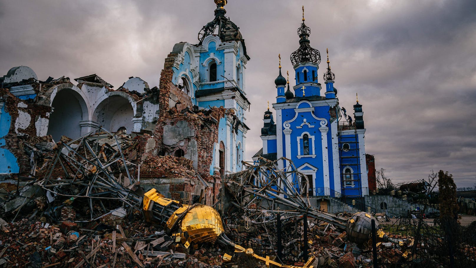 Bei russischen Luftangriffen wurde die Kirche von Bohorodychne (Region Donezk) schwer zerstört.&nbsp;