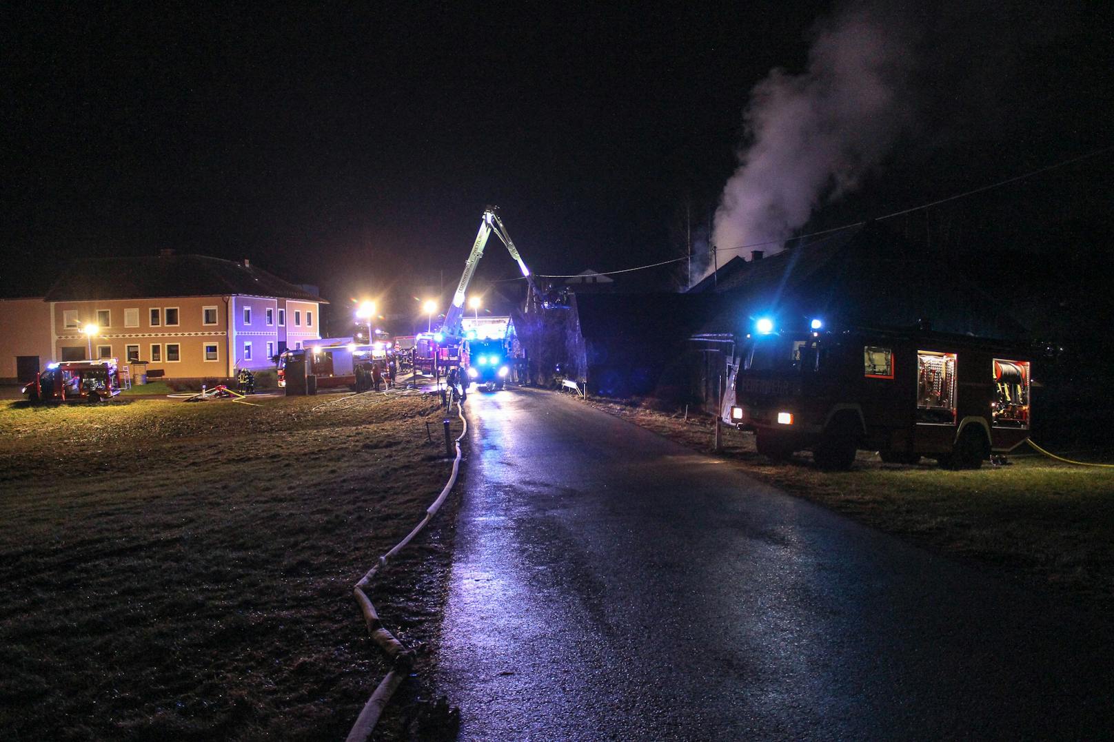 Im Einsatz standen 12 Feuerwehren aus dem Bezirken Urfahr-Umgebung und Freistadt sowie die Polizei und das Rote Kreuz Bad Leonfelden. Die Einsatzleitung wurde von Bezirks-Feuerwehrkommandant Ing. Johannes Enzenhofer und Abschnitts-Feuerwehrkommandant Ing. Karlheinz Pillinger unterstützt.