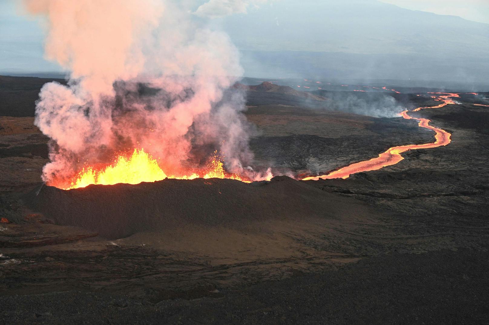 Nach einem Monat Pause speit der Vulkan Kilauea auf Hawaii wieder Lava.