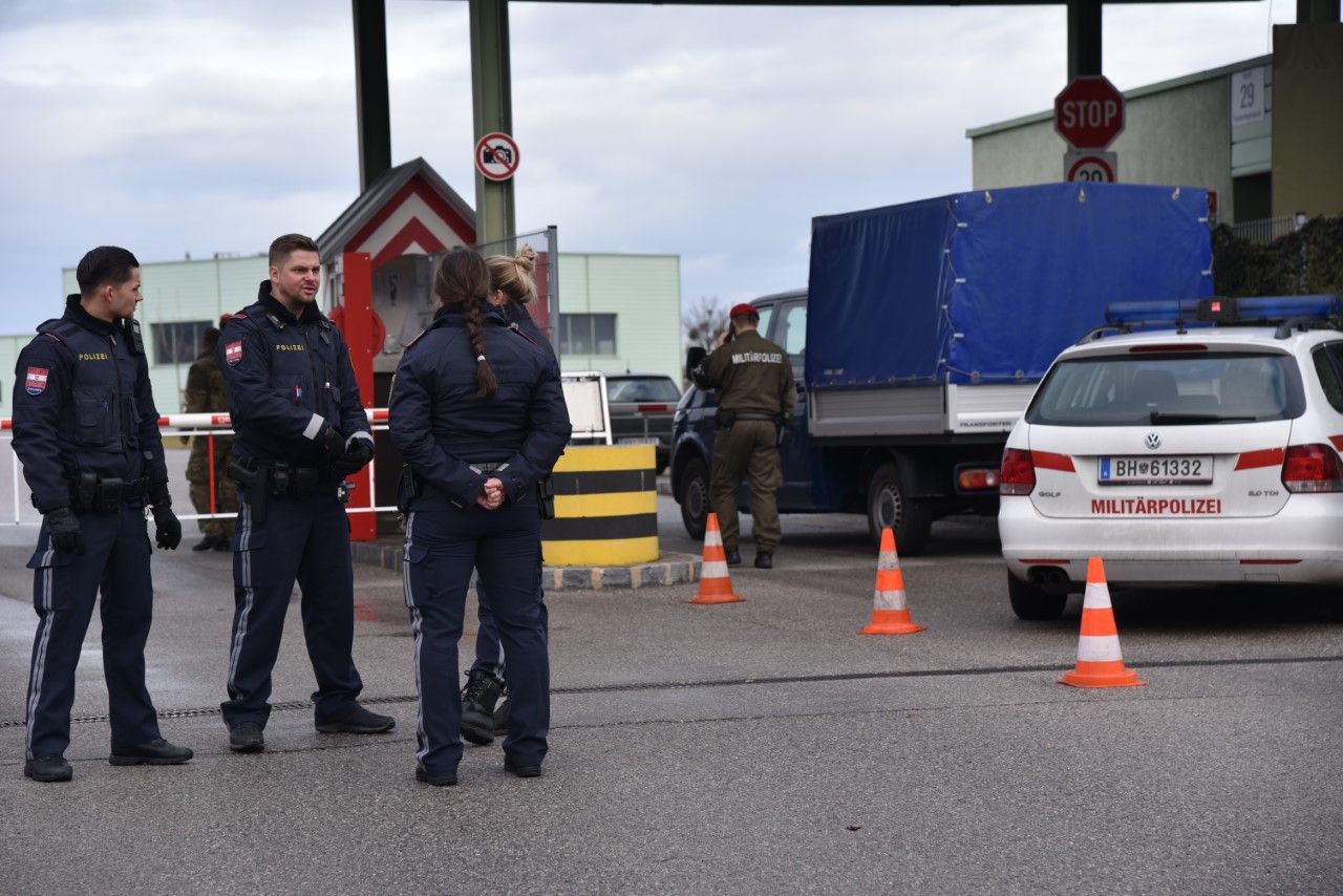 Blut-Drama in Kaserne! Offizier erschoss Wachsoldat