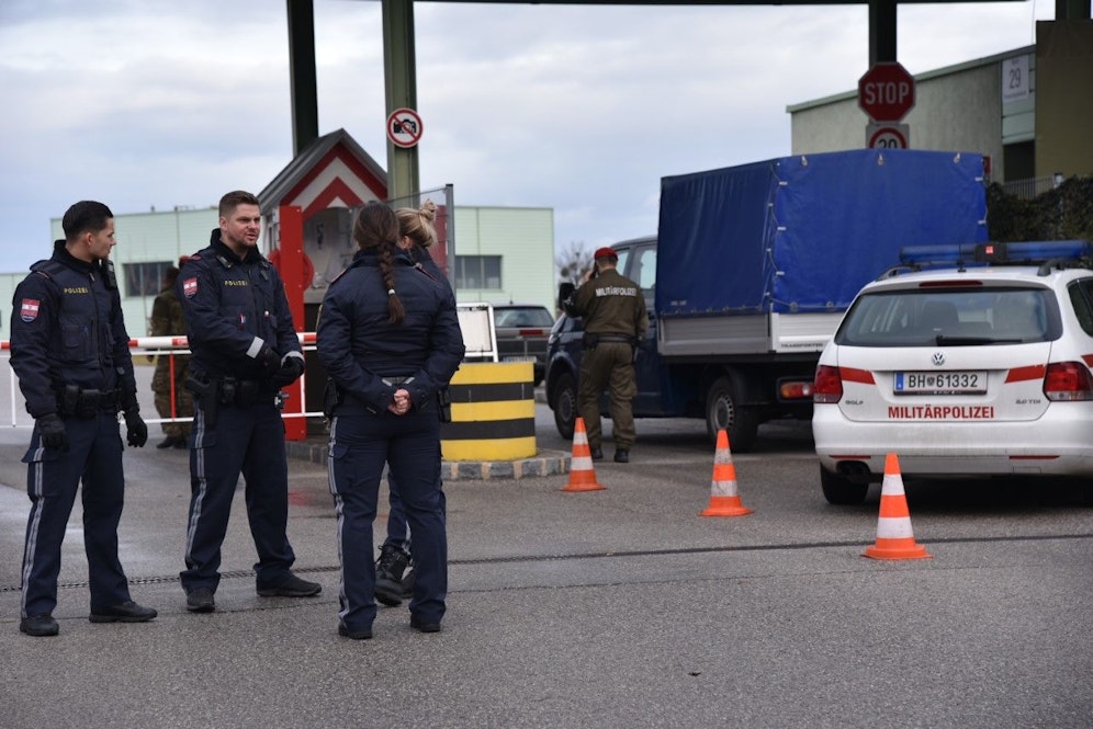 Blut-Drama in Kaserne! Offizier erschoss Wachsoldat - Polizei und Militärpolizei vor Ort.