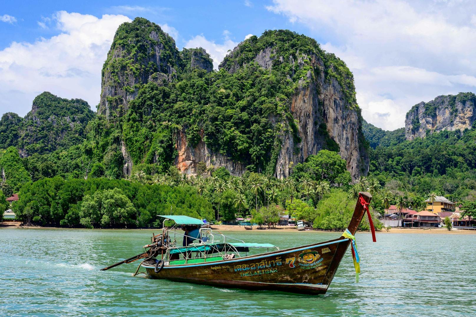 Wegen der bevorstehenden Quarantäne-Lockerungen in China verschärft Thailand erneut seine Einreiseregeln.