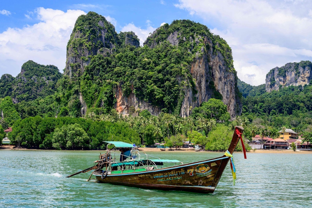 Wegen der bevorstehenden Quarantäne-Lockerungen in China verschärft Thailand erneut seine Einreiseregeln.