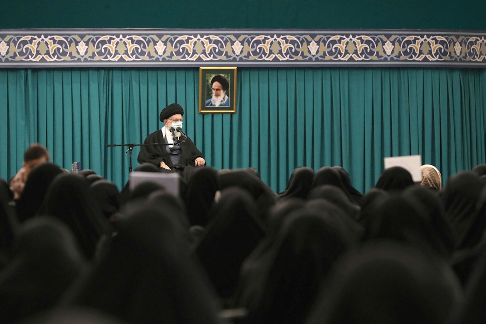 Die EU beschloss wegen der schweren Menschenrechtsverletzungen bereits weitere Sanktionen gegen den Iran.