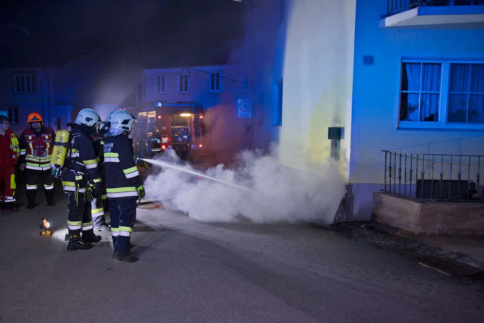 Brand einer Stromleitung im Bezirk Baden