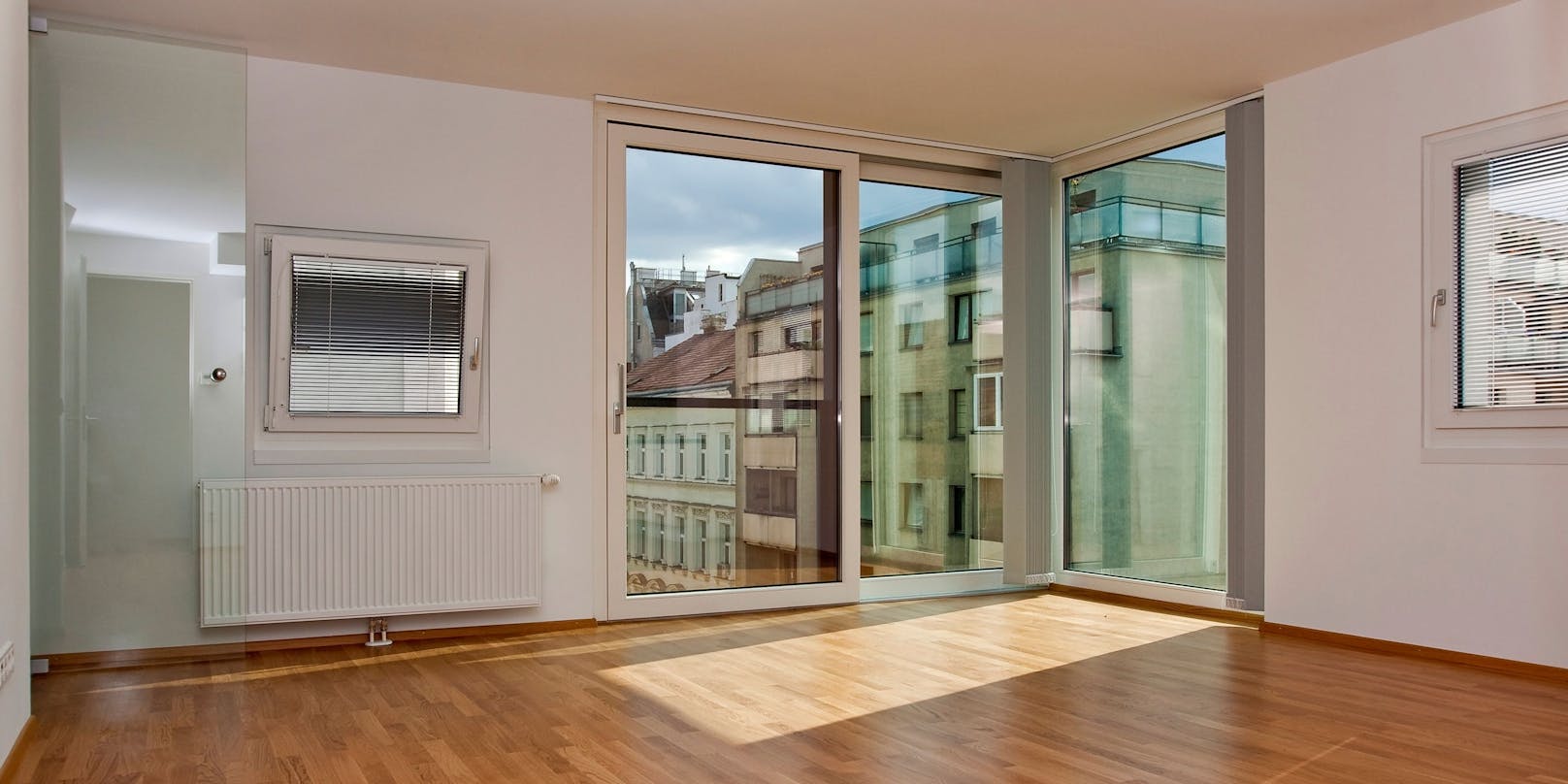 Eine 70 m2-Wohnung, erbaut 2021, kostet künftig 785 statt 604 Euro. (Symbolbild)