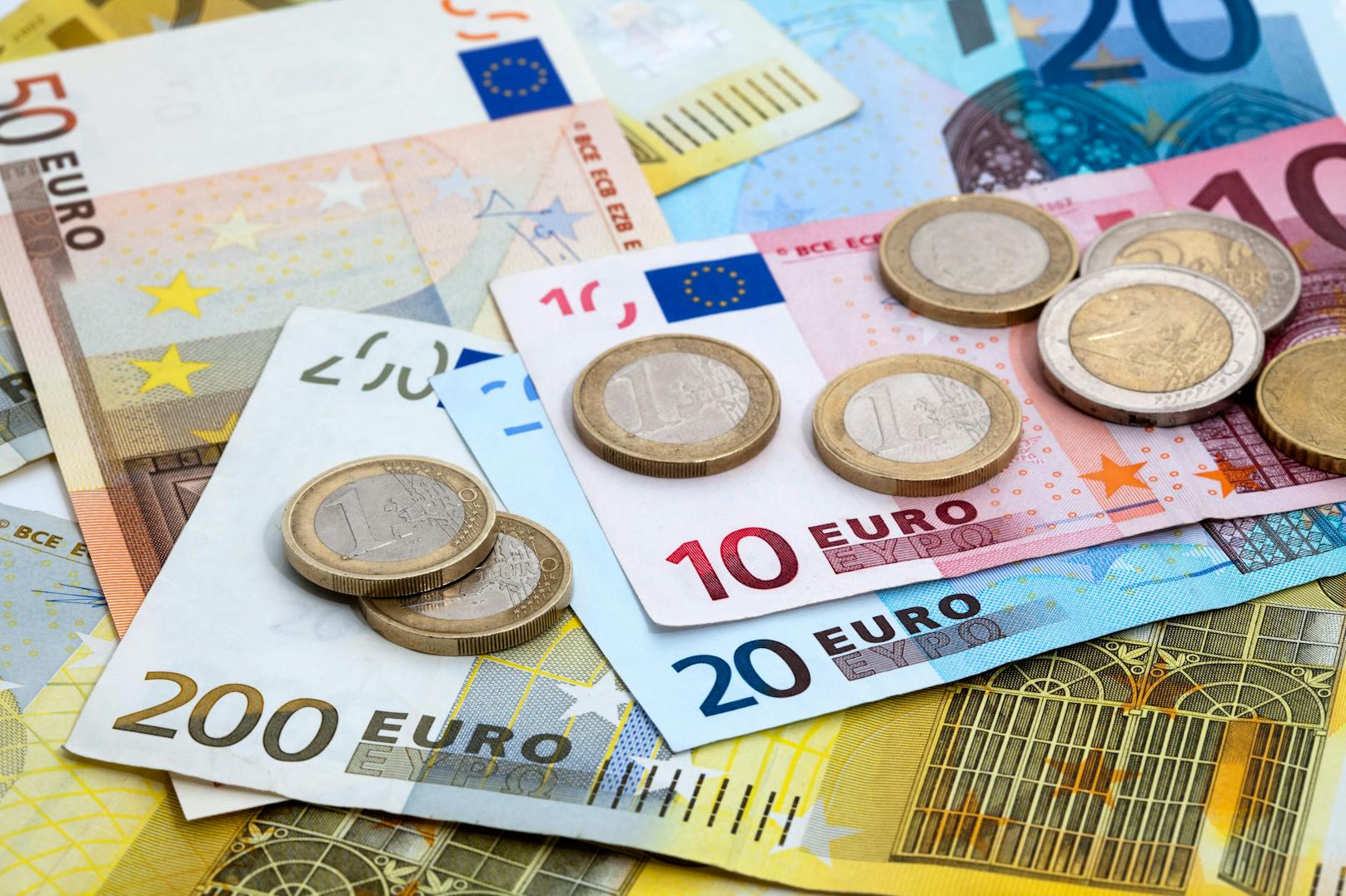 In den Verhandlungen steckt gerade ein neuer 200-Euro-Bonus für die Österreicher.