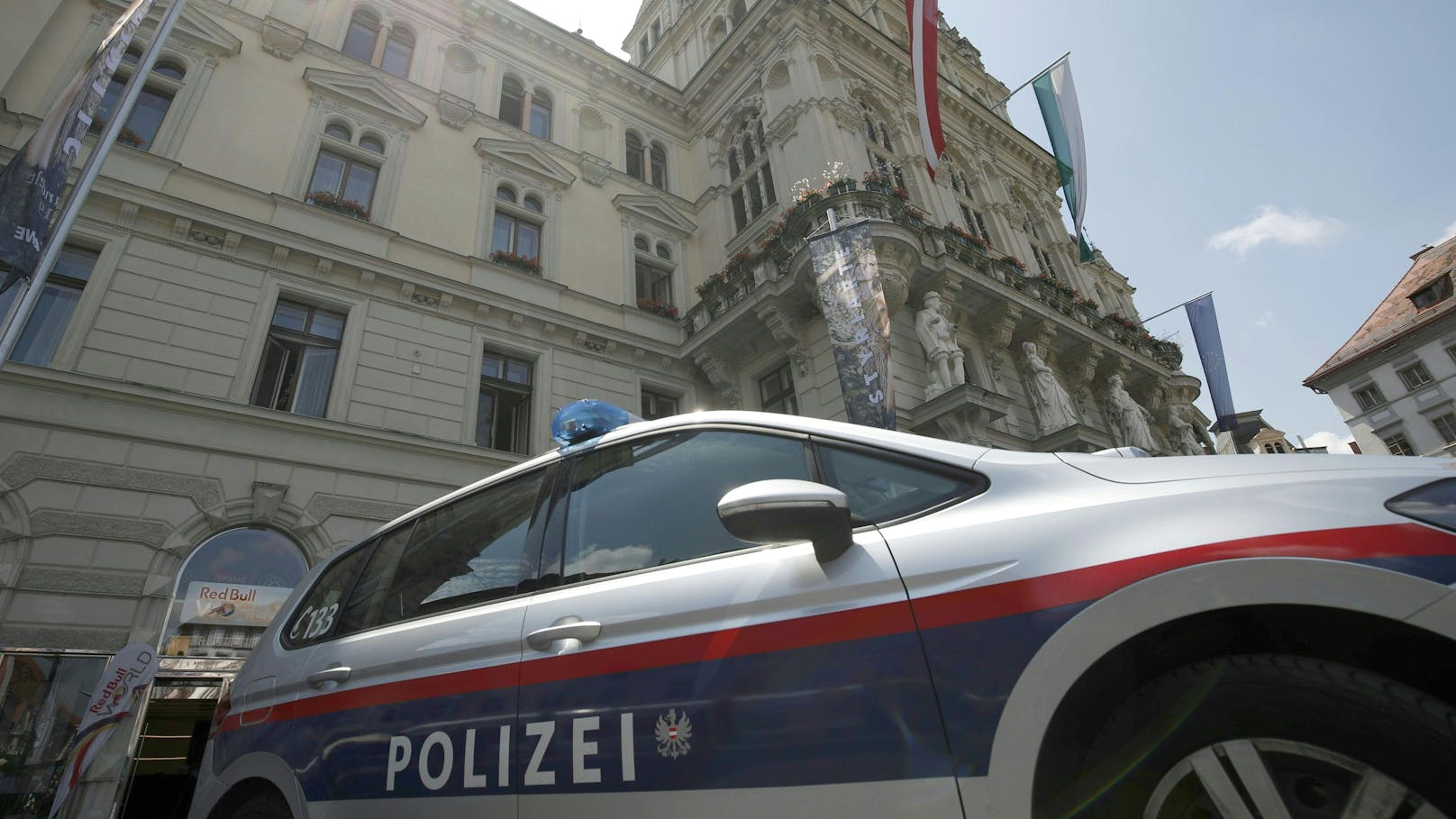 Im Finanz-Krimi um die FPÖ Graz wurde bei Hausdurchsuchungen nationalsozialistisches Datenmaterial gefunden.