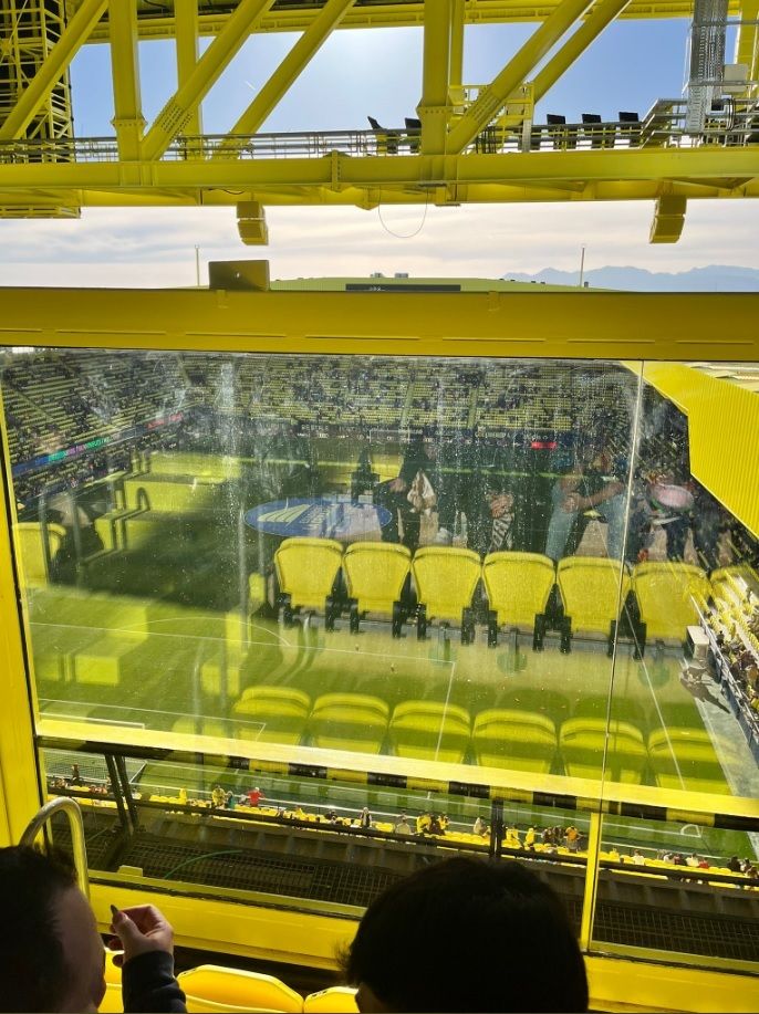 Real Fans beschwerten sich über die Sitzplätze im Gästesektor.