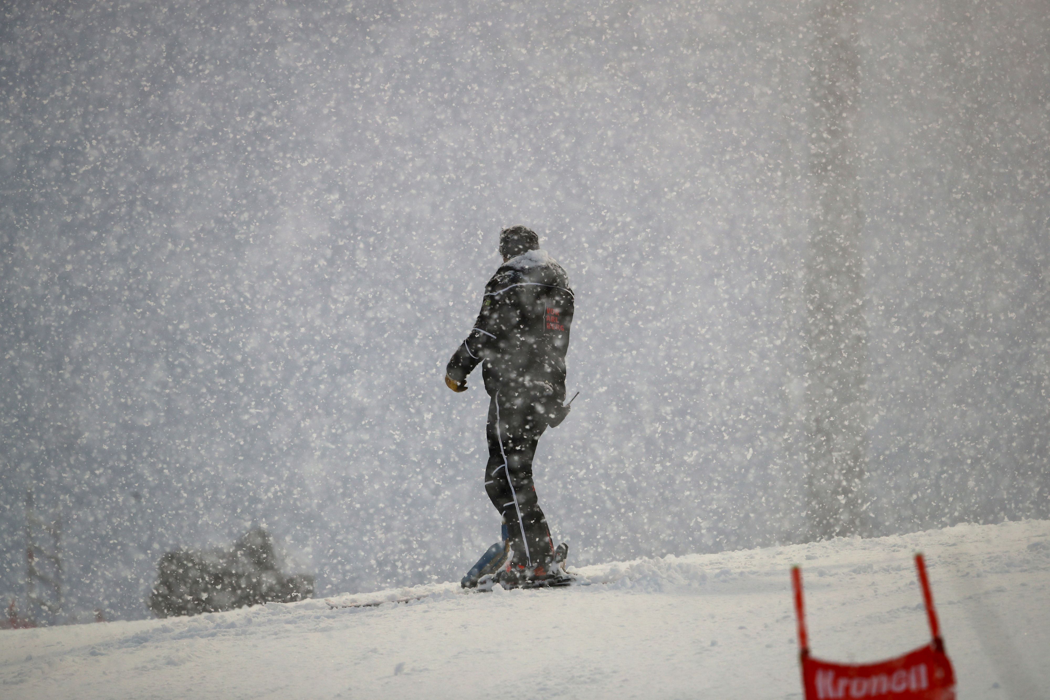In Lech gilt Warnstufe Rot wegen erwarteter Schneemassen. Symbolbild