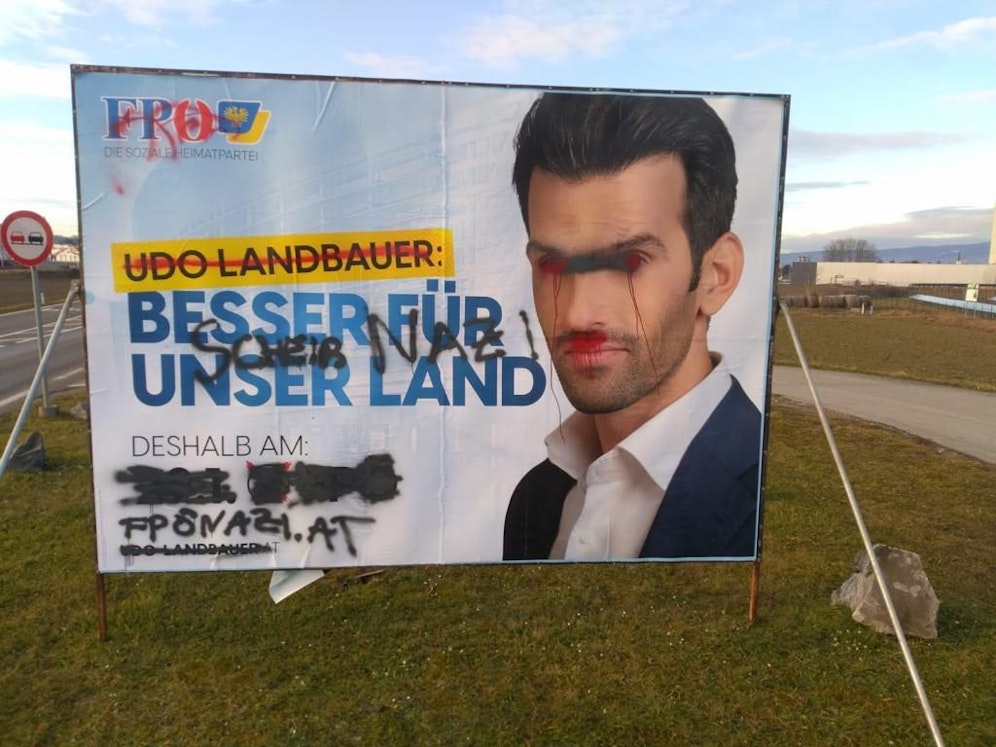 Welle der Verwüstung – Hunderte FPÖ-Plakate zerstört