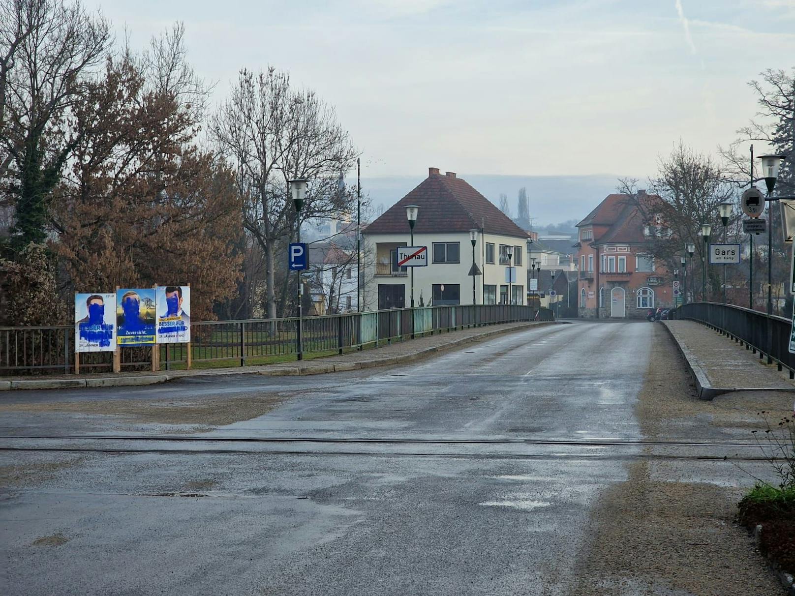 Welle der Verwüstung – Hunderte FPÖ-Plakate zerstört