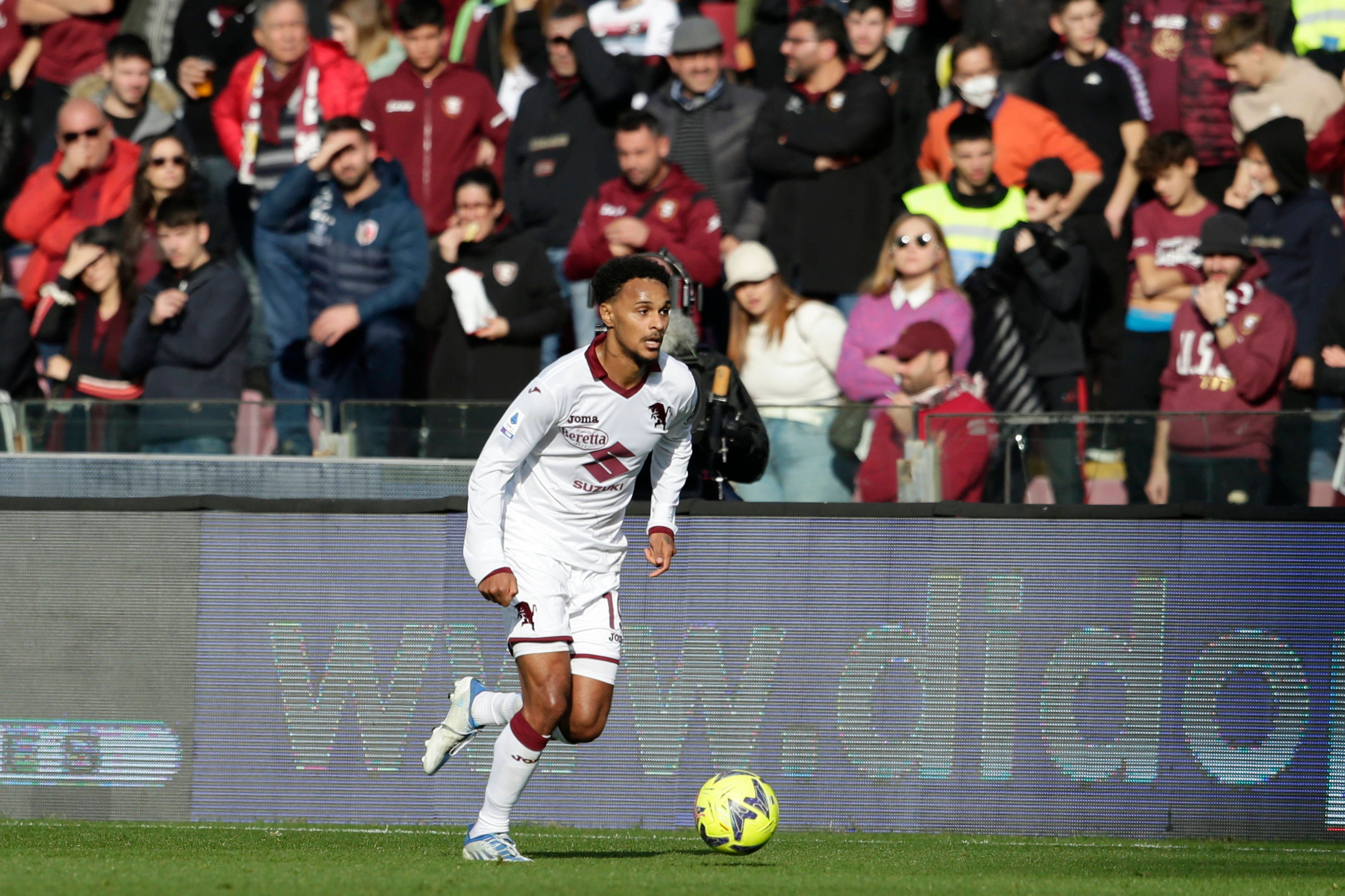 Valentino Lazaro fehlt mehrere Monate verletzt.