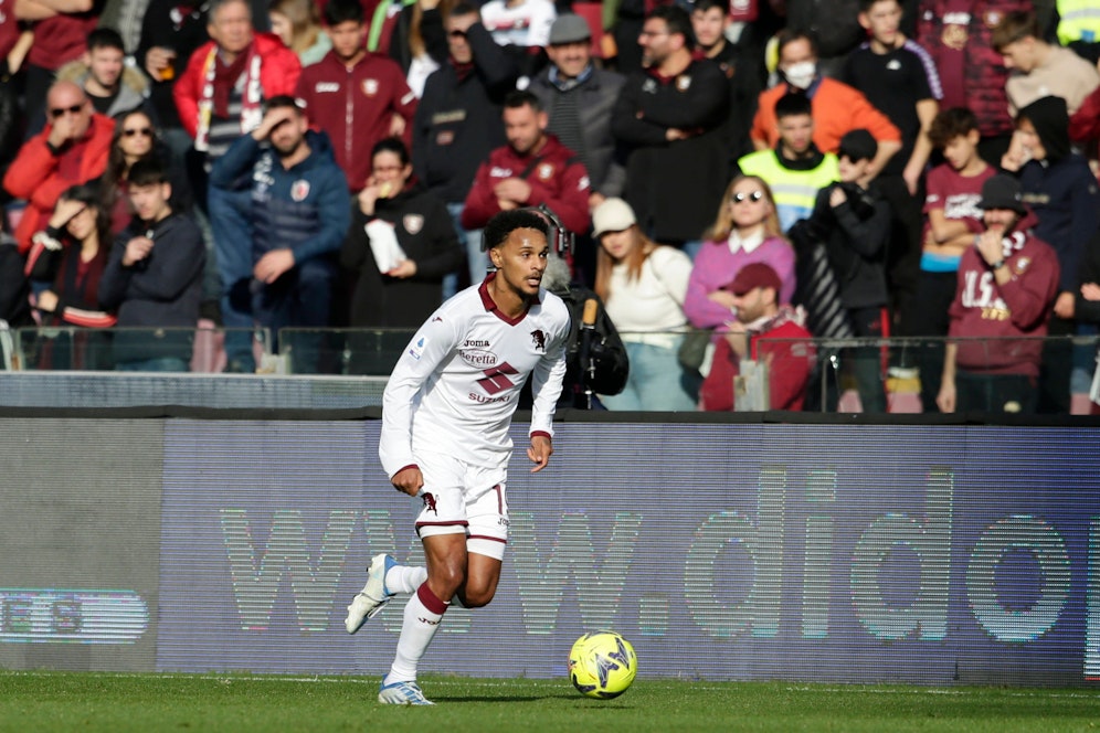 Valentino Lazaro fehlt mehrere Monate verletzt.