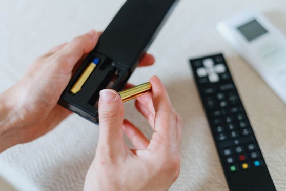 Liegen einzelne Batterien herum, stellt sich dir Frage. Noch voll oder schon leer?