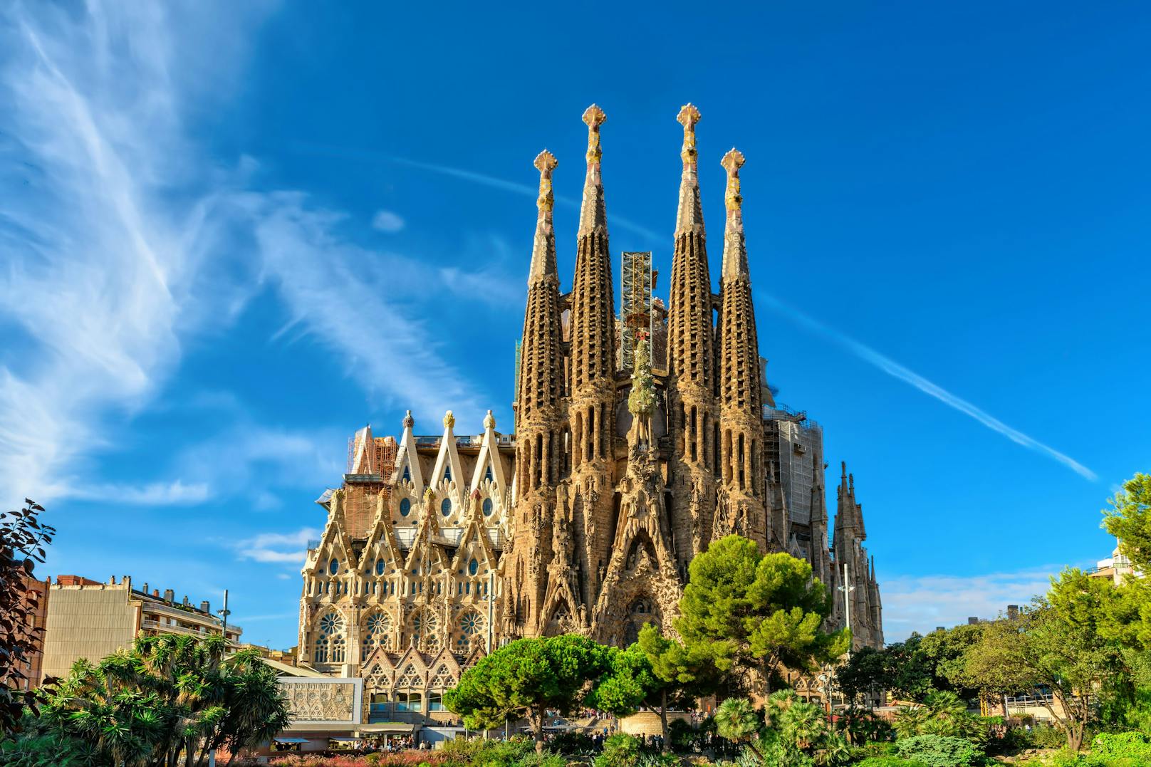 <strong>Platz 1:</strong> Die Sagrada Familia in Barcelona ist einer Umfrage zufolge das schönste Gebäude auf Erden.