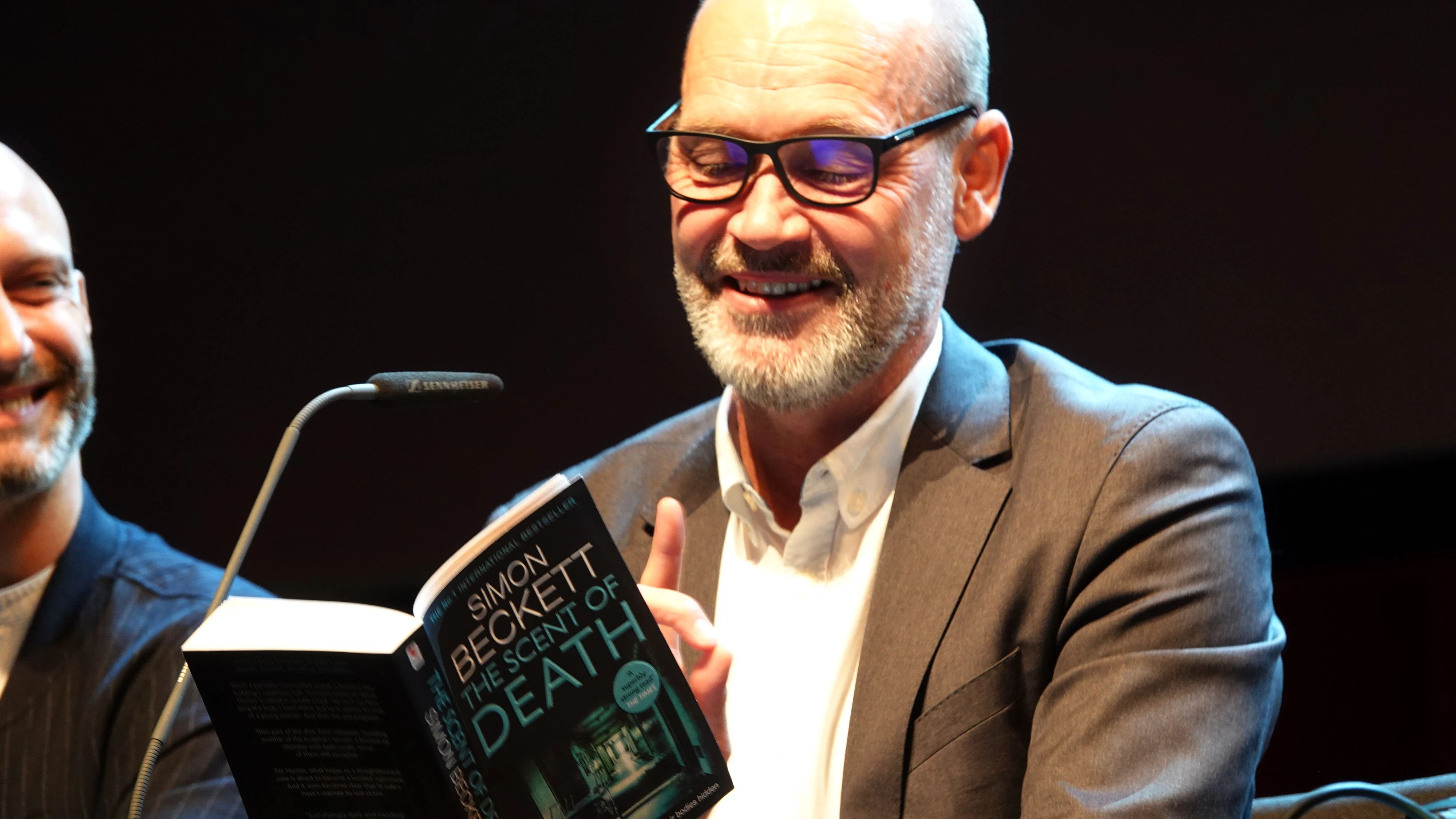 Bestseller-Autor <strong>Simon Beckett</strong> in der Hamburger Kulturfabrik Kampnagel (2019)