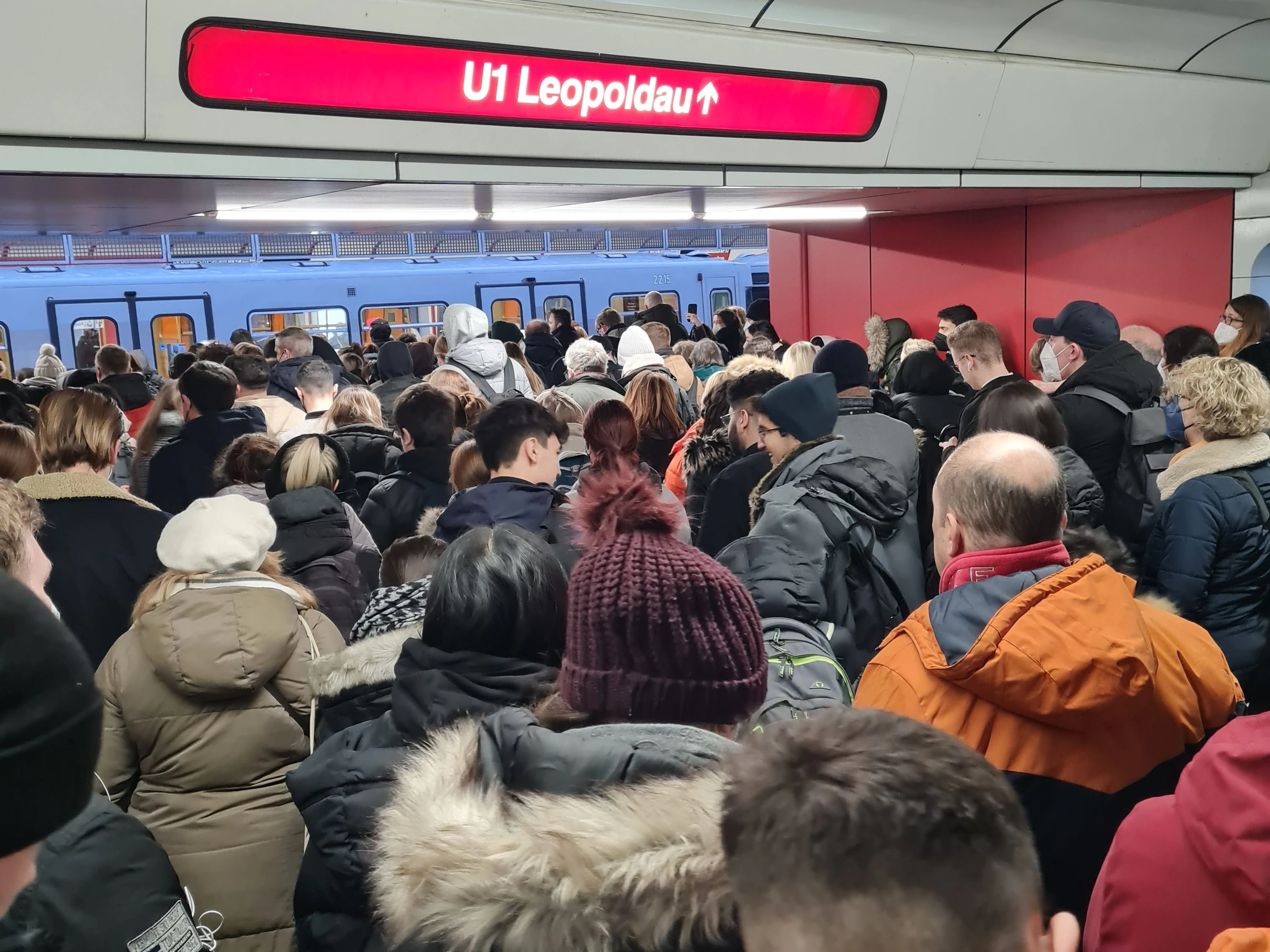 Auf der U1 kommt es im Morgenverkehr zu Verzögerungen.