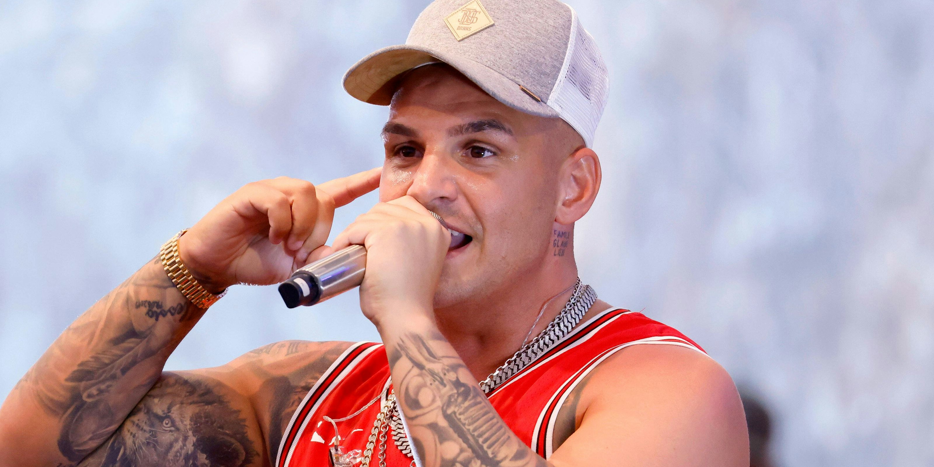 Pietro Lombardi wartet auf sein Geld.