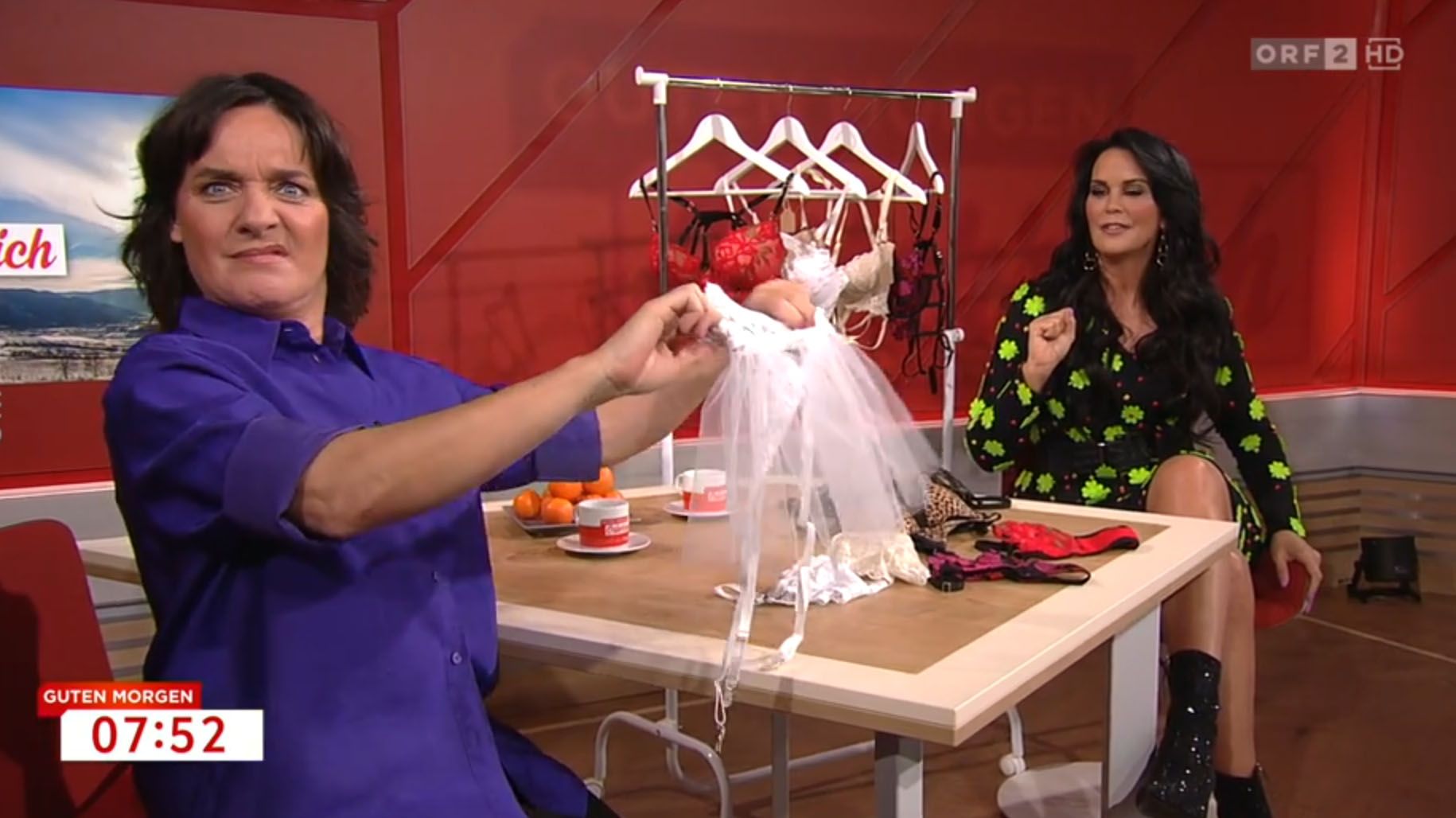 ORF-Moderatorin Eva Pölzl war sichtlich verwirrt.