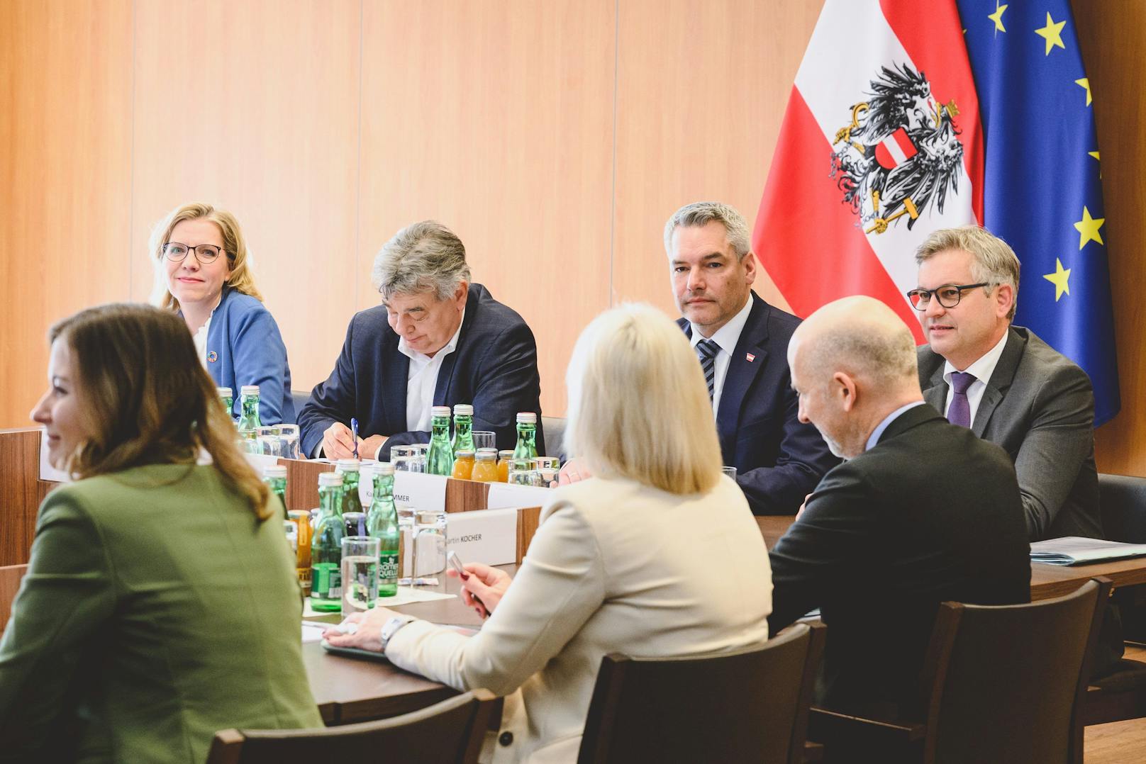Drei große Bereiche wurden festgelegt: Erneuerbaren-Turbo für Österreich, die Stärkung von Wirtschaft und Arbeitsmarkt, sowie saubere und transparente Politik.