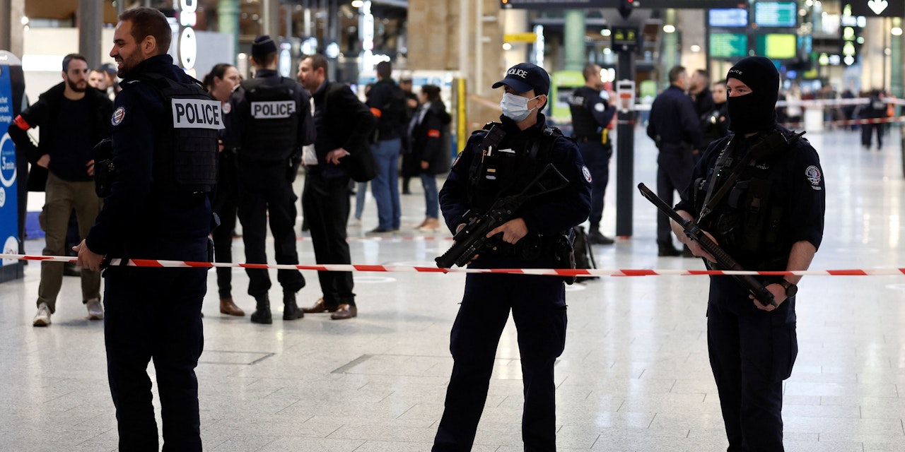 Welt Messerangriff am Bahnhof in Paris mehrere Verletzte Heute.at