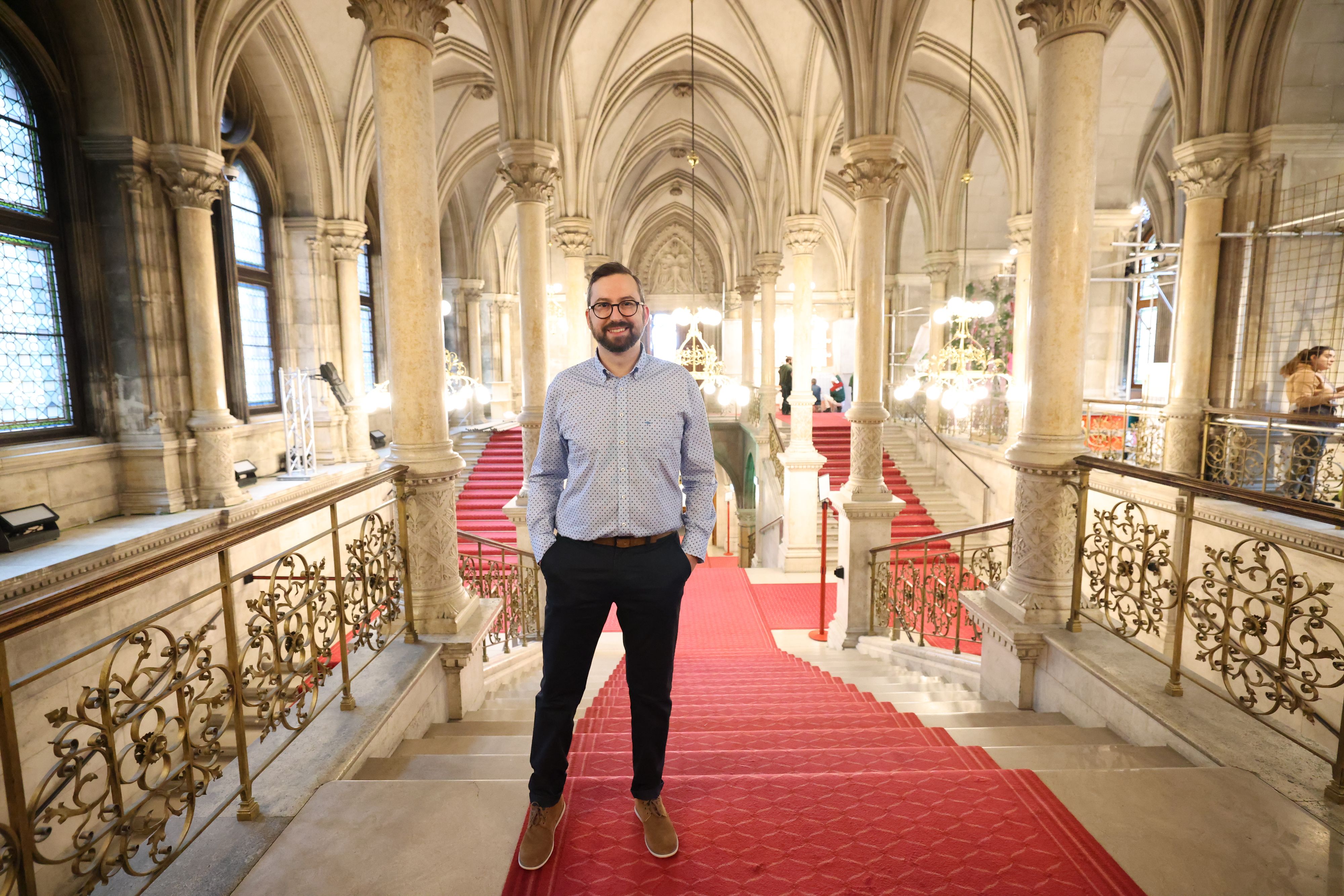 Freddy Ledermüller erhielt den Back to Life Award der AUVA im Wiener Rathaus. 