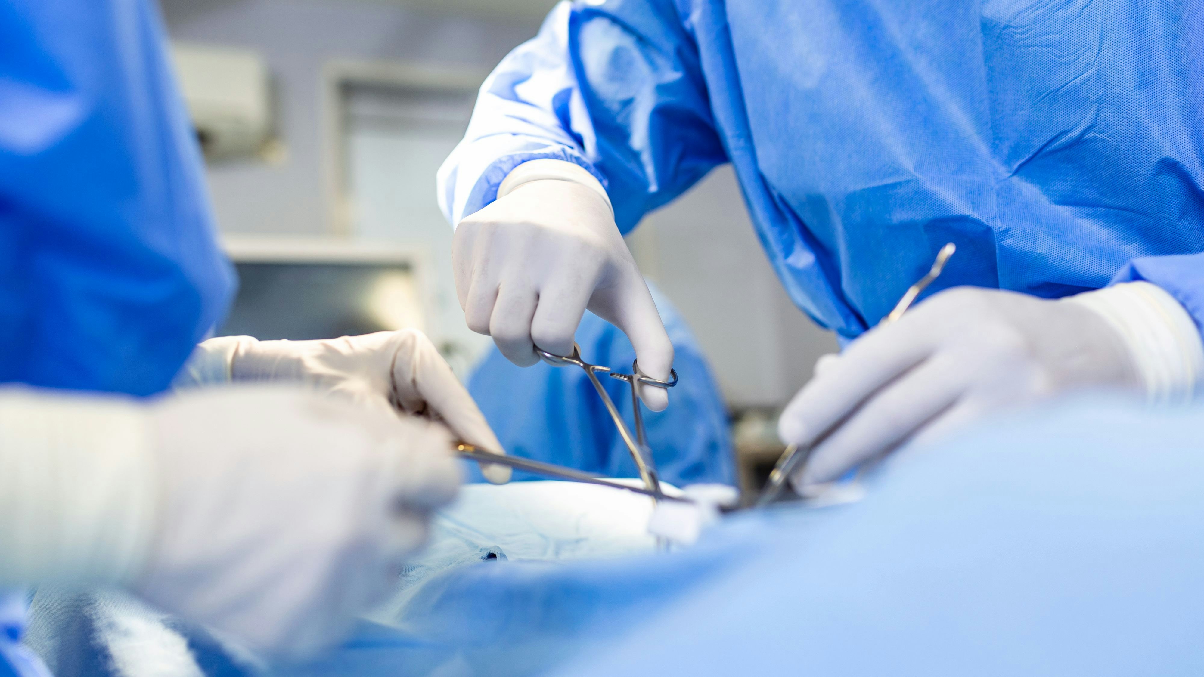 Ein Arzt aus Düsseldorf muss für drei Jahre und vier Monate ins Gefängnis.