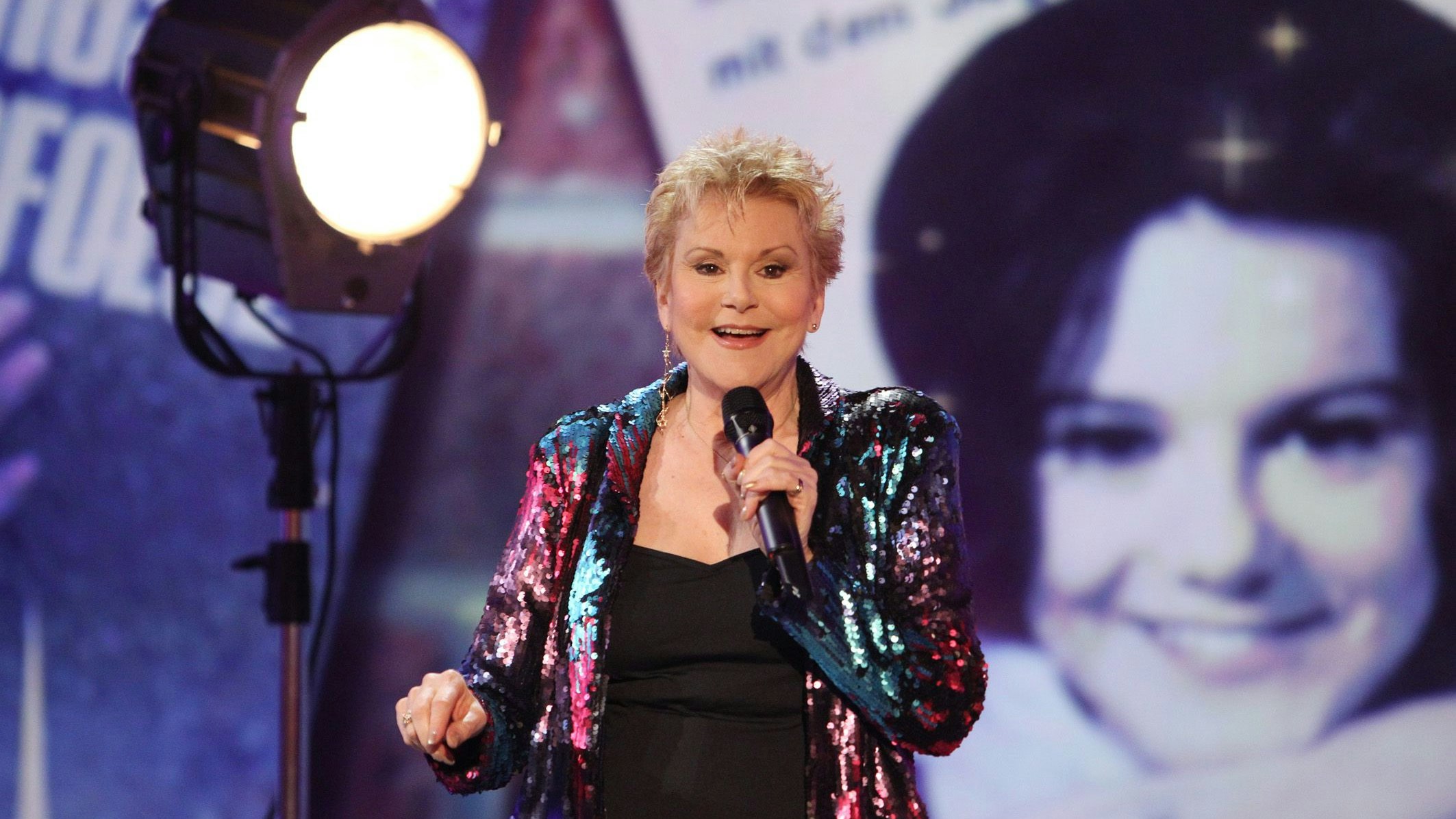 Download von www.picturedesk.com am 11.01.2023 (17:59).  ACT action_20548797 -- Peggy March bei der Generalprobe zur MDR-Show Stefanie Hertel - Meine Stars in Zwickau / 230915 - 20150923_PD5485 - Rechteinfo: Rights Managed (RM)