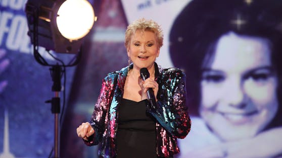 Schlagerlegende Peggy March bei der Generalprobe zur MDR-Show "Stefanie Hertel - Meine Stars in Zwickau", 2015