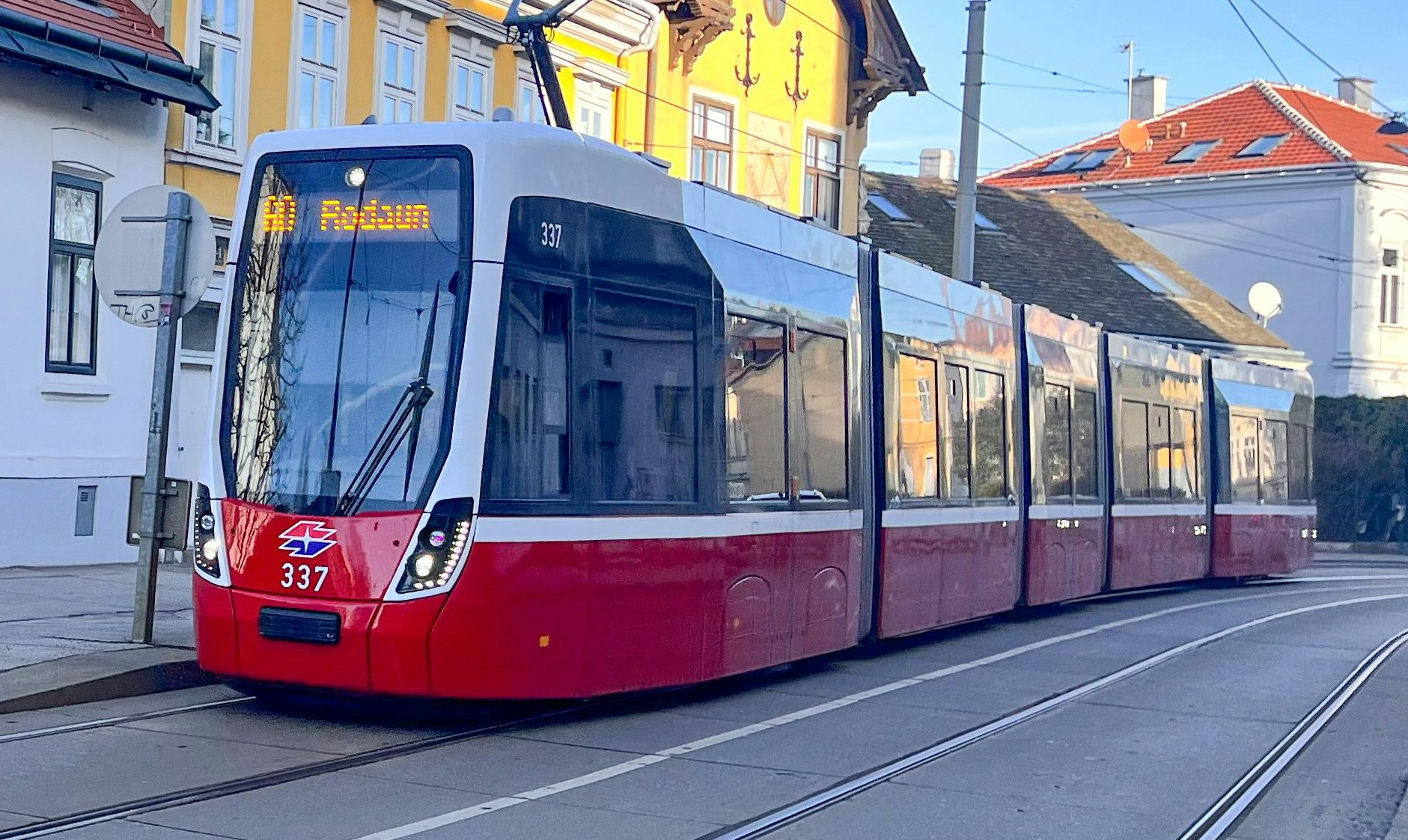 Die neue Flexity-Bim ist künftig auch auf der Linie 60 unterwegs.