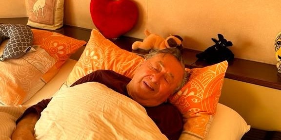 Richard Lugner muss den Zuckerbäckerball und den Presseball absagen. 