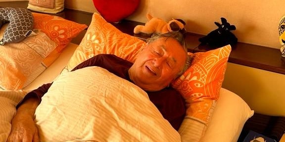 Richard Lugner muss den Zuckerbäckerball und den Presseball absagen. 