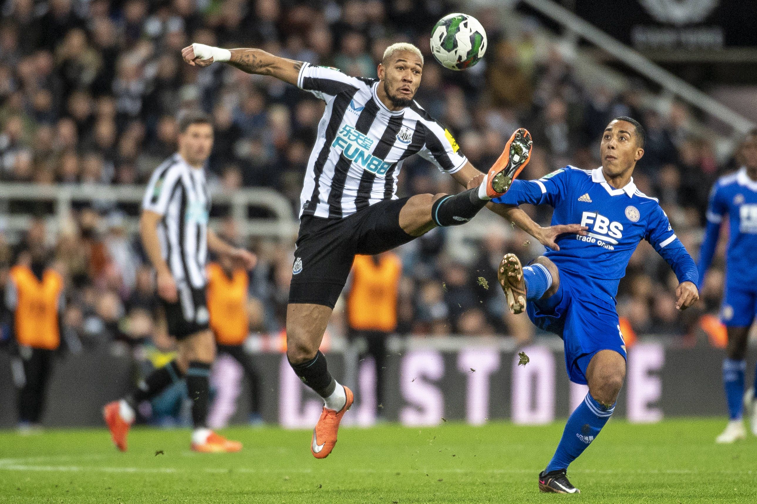 Newcastle-Star Joelinton.