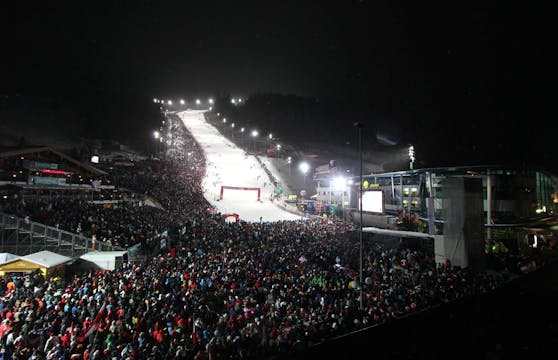 In Schladming wird wird ein Slalom und dieses Jahr erstmals ein Riesentorlauf ausgetragen.