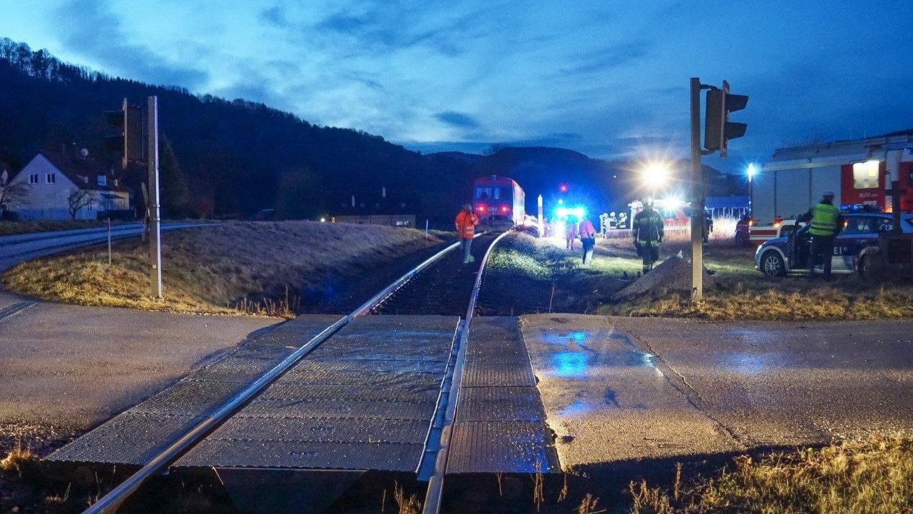 Heute.at - 35-Jähriger am Heimweg von Zug erfasst – tot