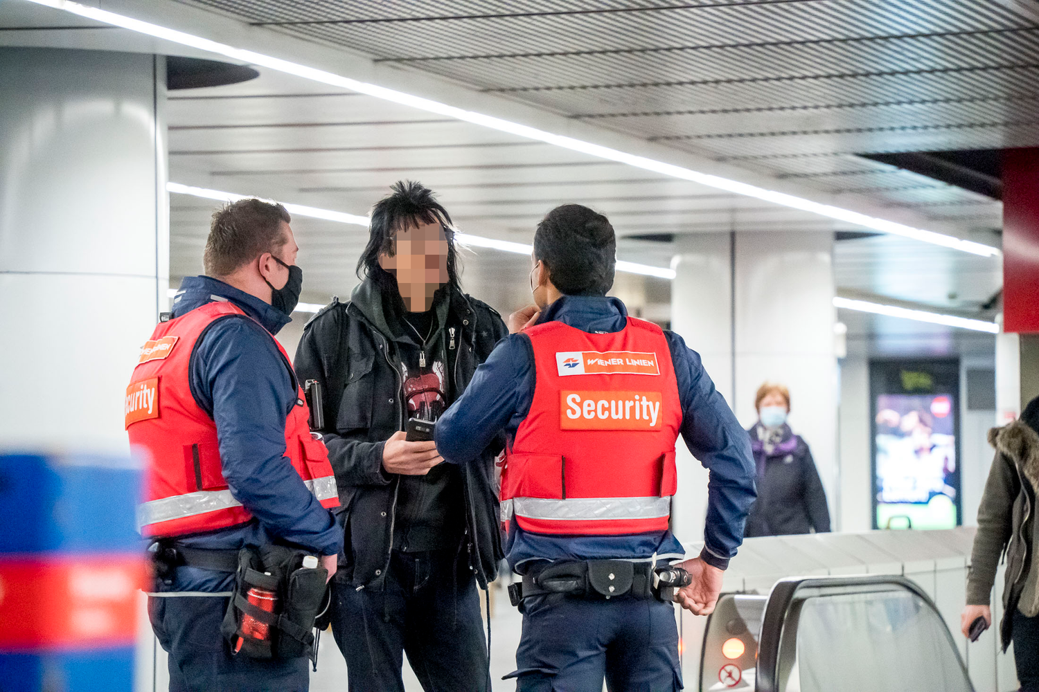 Ein Drittel der Übergriffe sei auf die Maskenpflicht zurückzuführen.