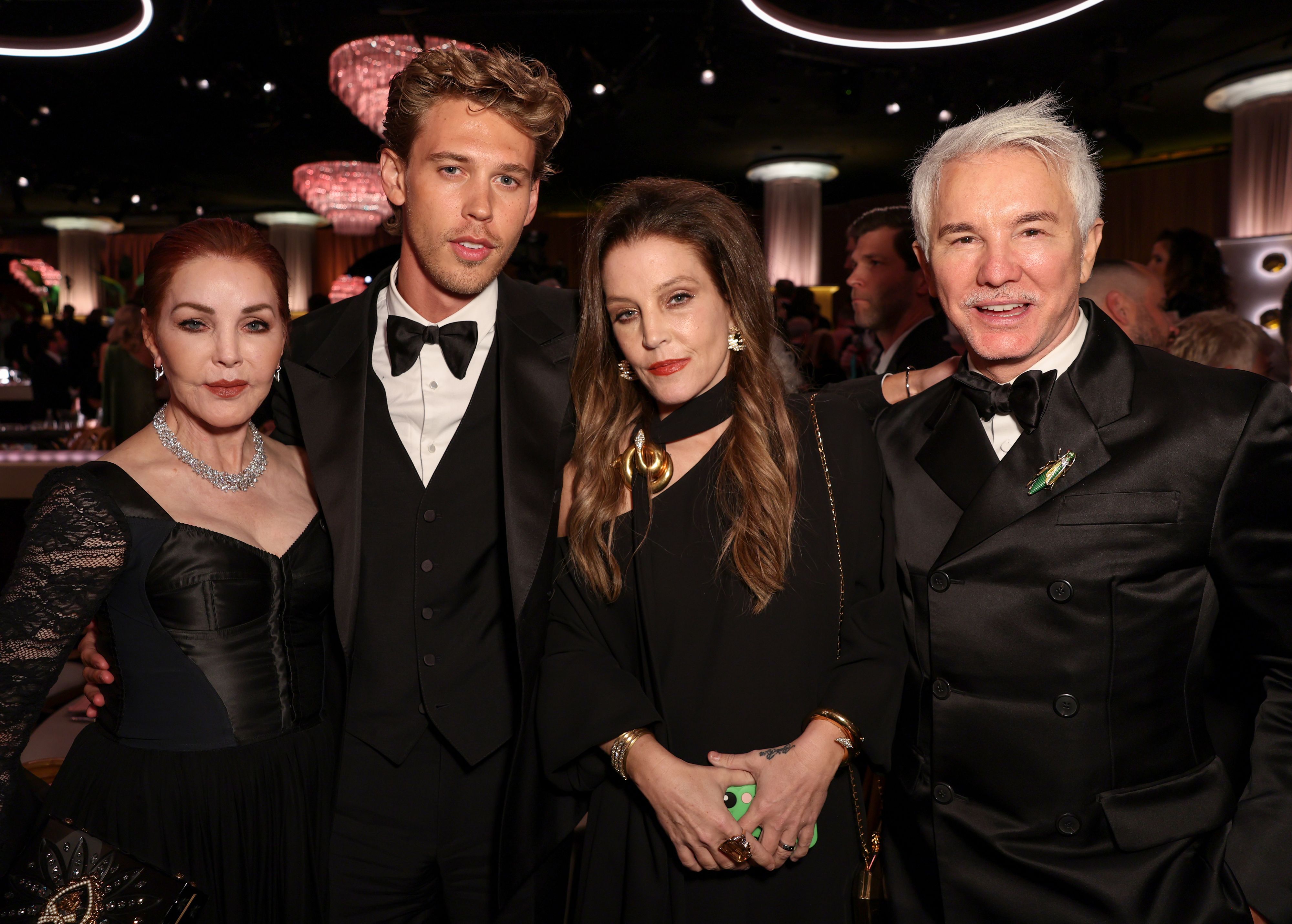 Priscilla (l.) mit ihrer Tochter Lisa Marie Presley, Austin Butler (m.) und Baz Luhrmann (