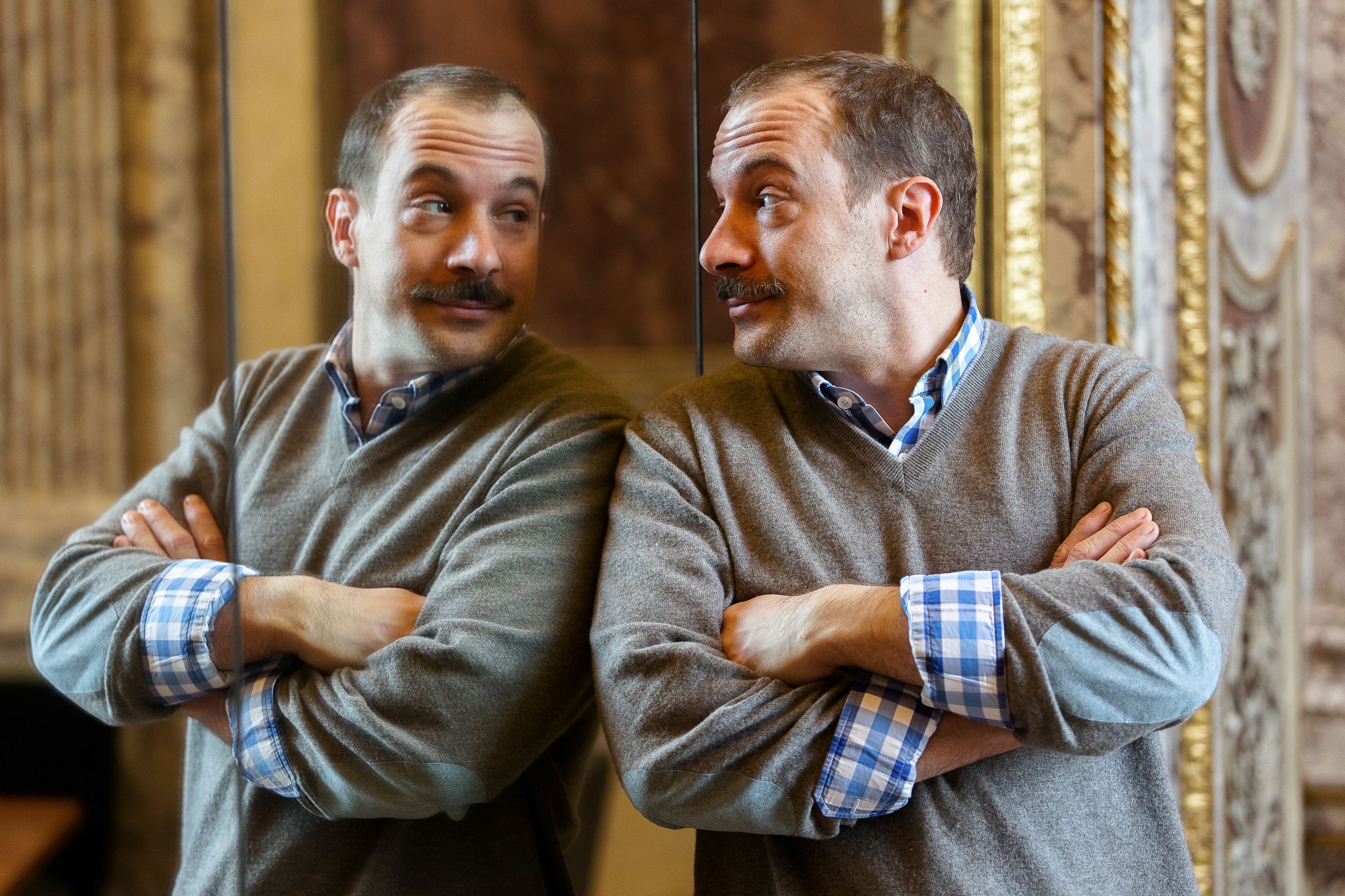 Teichtmeister absolvierte nach der Matura das Max Reinhardt Seminar, eine Schauspielschule in Wien. 