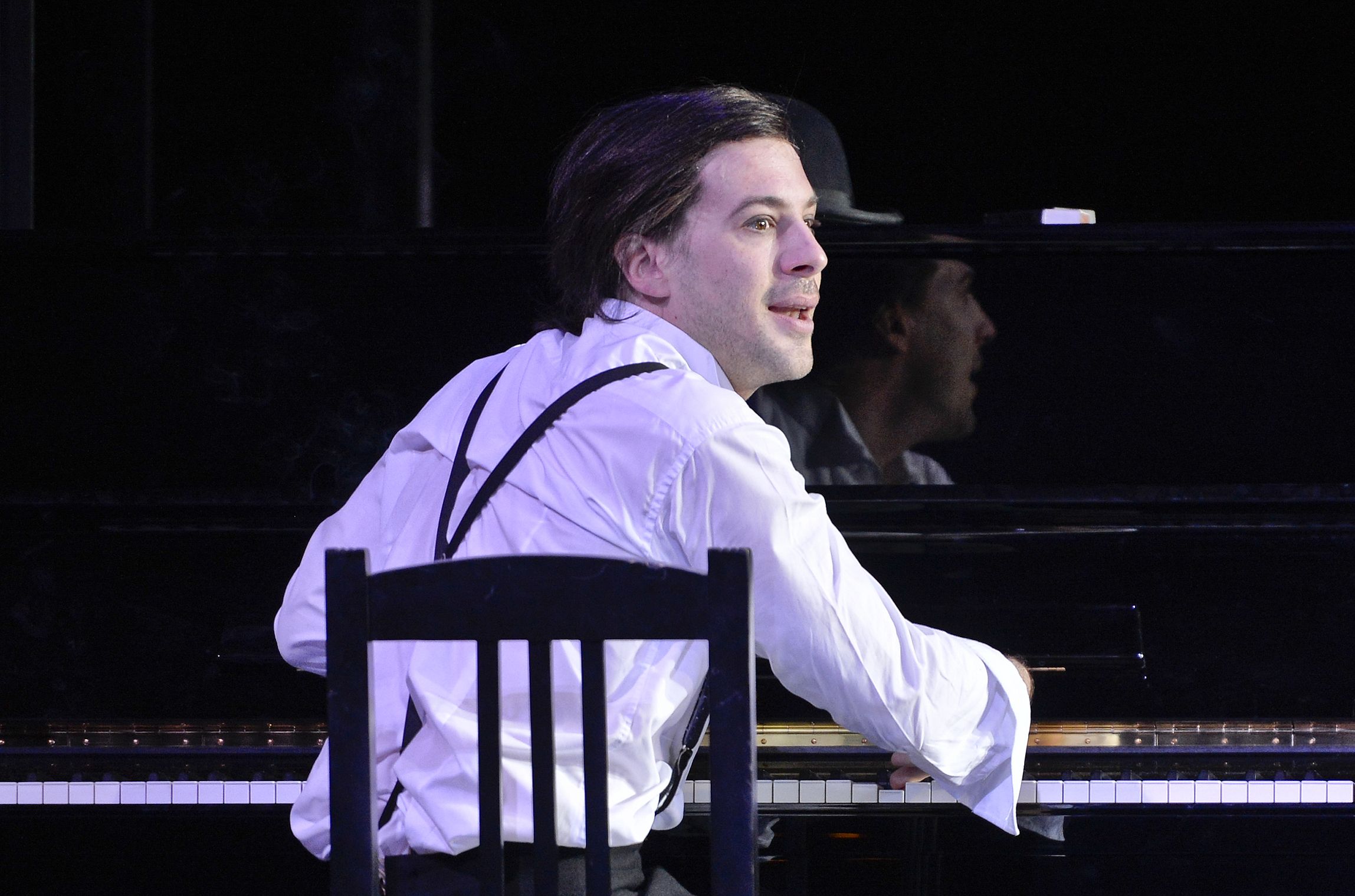 Download von www.picturedesk.com am 13.01.2023 (14:58).  ABD0089_20151002 - WIEN - ÖSTERREICH: Florian Teichtmeister als "Jean" am Freitag, 2. Oktober 2015, während der Fotoprobe von "Fräulein Julie" im Theater in der Josefstadt in Wien. Das Stück hat am 06.10.2015 Premiere. - FOTO: APA/HERBERT NEUBAUER - 20151002_PD3398 - Rechteinfo: Rights Managed (RM)