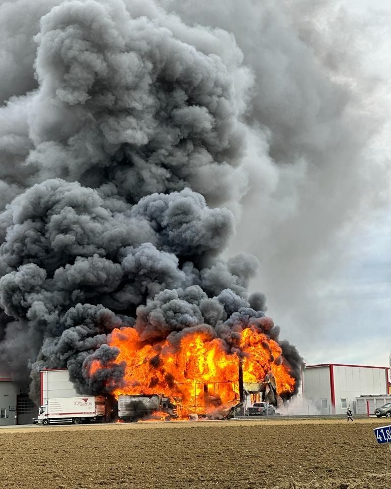 Die riesigen Rauchsäulen waren von weitem zu sehen.