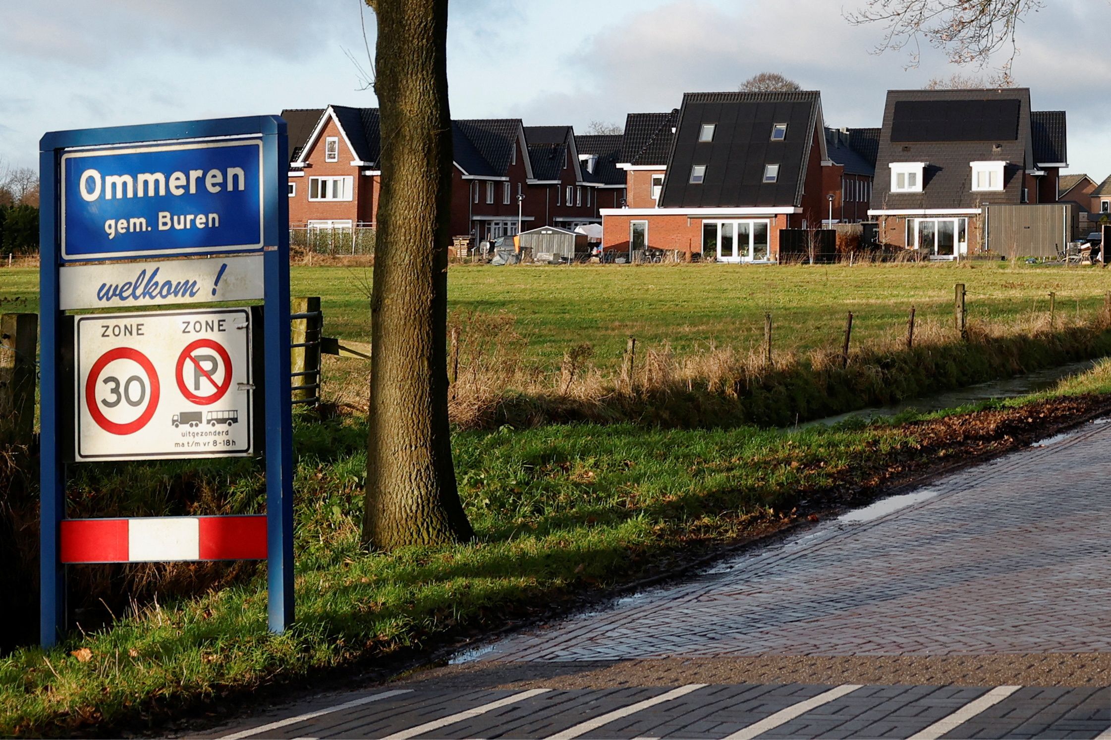 Das Dorf hat genug von den Schatzsuchern.